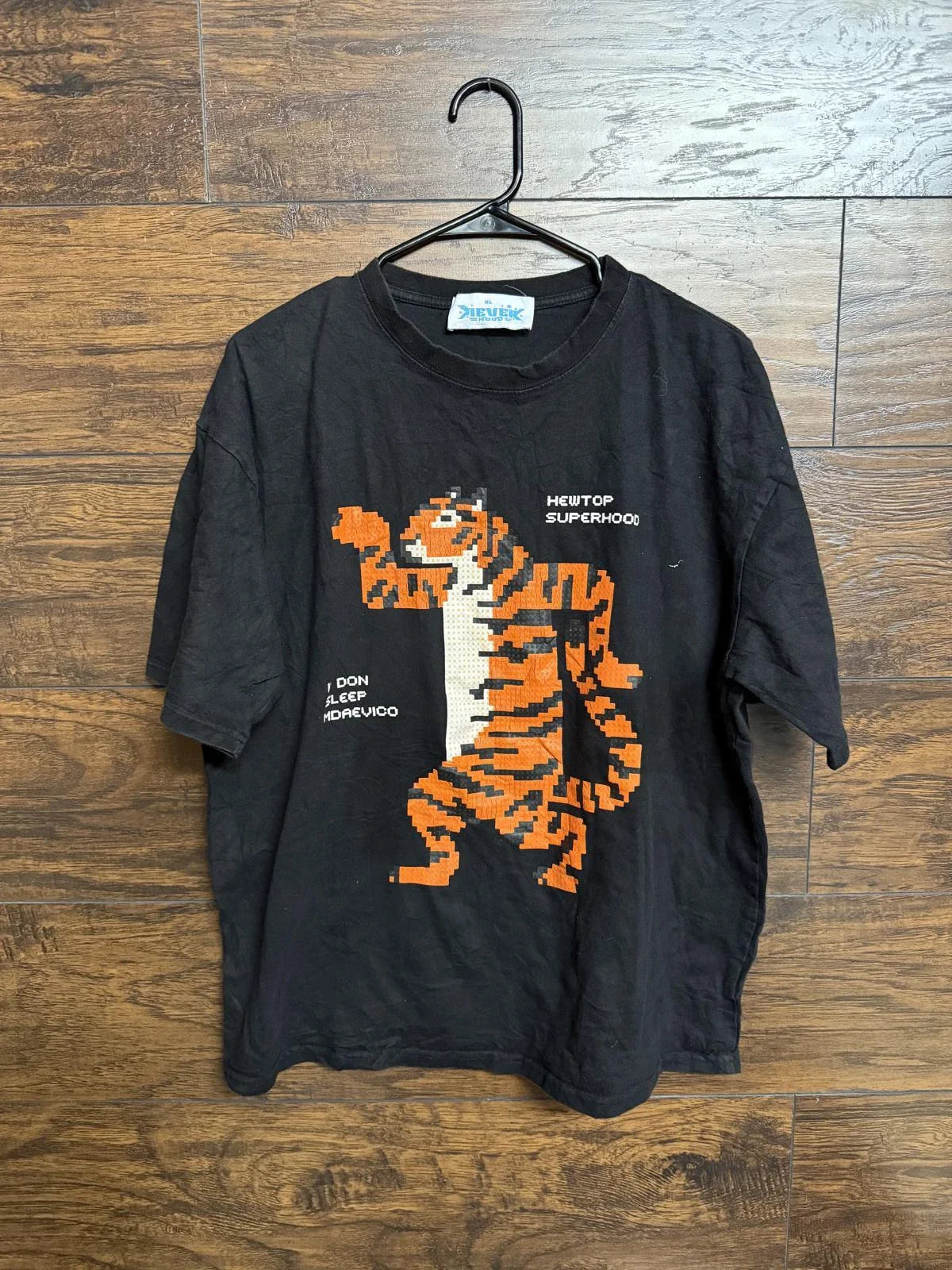 Anime Tiger Meme T-shirt I' don sleep Mdaevico XL Unisex T-shirt, Sweatshirt, Hoodie, Long Sleeve Tee - T-Shirt, Sweatshirt, Hoodie