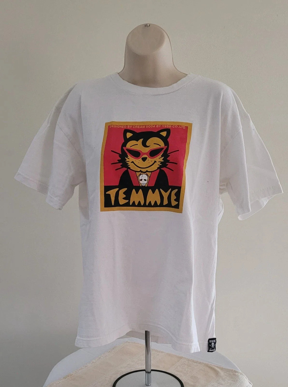 TEMMYE White T-Shirt By Cream Soda/R&R Gear Dept Cat Street End- Sz 44 in Chest Unisex T-shirt, Sweatshirt, Hoodie, Long Sleeve Tee - T-Shirt, Sweatshirt, Hoodie