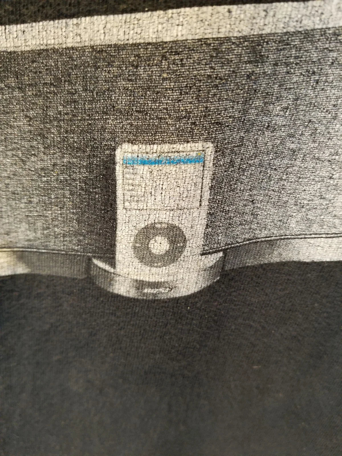 VINTAHE Y2K BOSE READY TO PLAY SOUNDDOCK IPOD SPEAKER PROMO BLACK T-SHIRT SZ L Unisex T-shirt, Sweatshirt, Hoodie, Long Sleeve Tee - T-Shirt, Sweatshirt, Hoodie