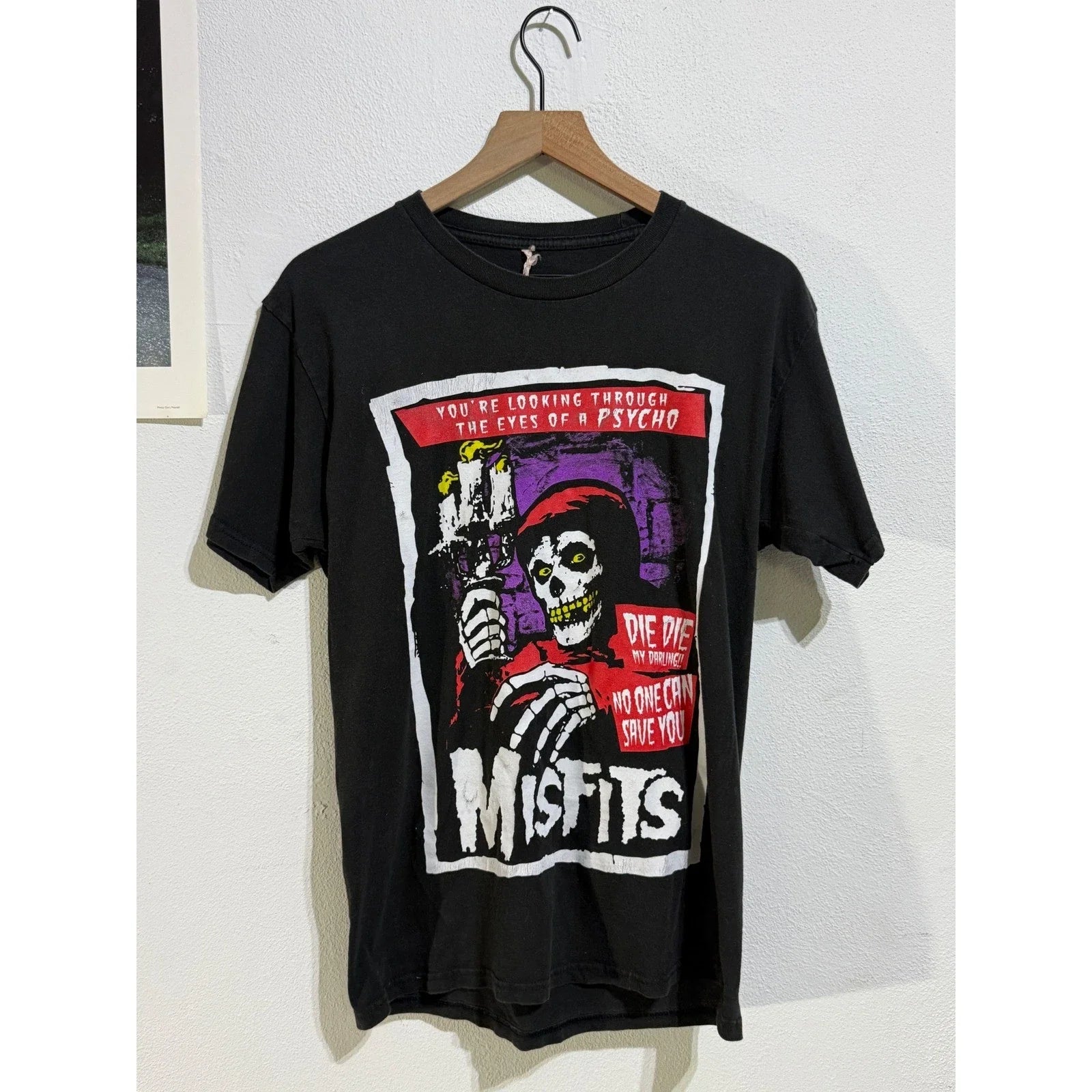 Misfits Die Die My Darling Psycho Crimson Ghost Black Graphic T-Shirt Medium Unisex T-shirt, Sweatshirt, Hoodie, Long Sleeve Tee - T-Shirt, Sweatshirt, Hoodie