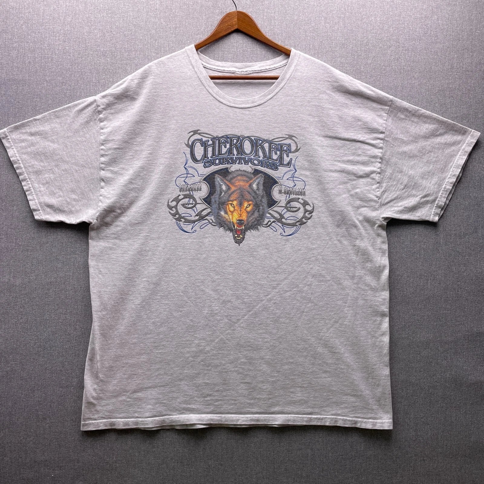 Y2K Wolf Cherokee Survivors North Carolina Graphic Mens 2XL Biker Rally T Shirt Unisex T-shirt, Sweatshirt, Hoodie, Long Sleeve Tee - T-Shirt, Sweatshirt, Hoodie