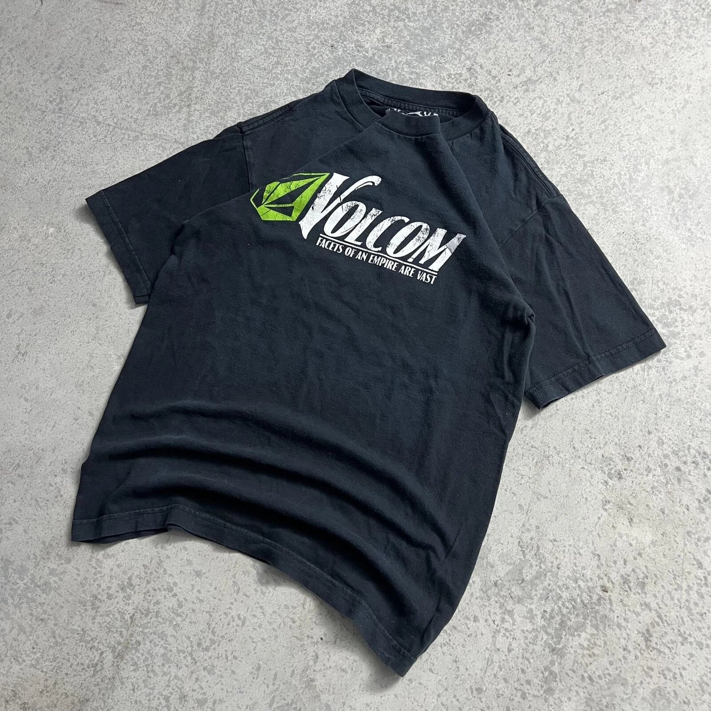Y2K Volcom Basic Tee Graphic Shirt Sz. S Black Green Streetwear 100% Cotton Unisex T-shirt, Sweatshirt, Hoodie, Long Sleeve Tee - T-Shirt, Sweatshirt, Hoodie