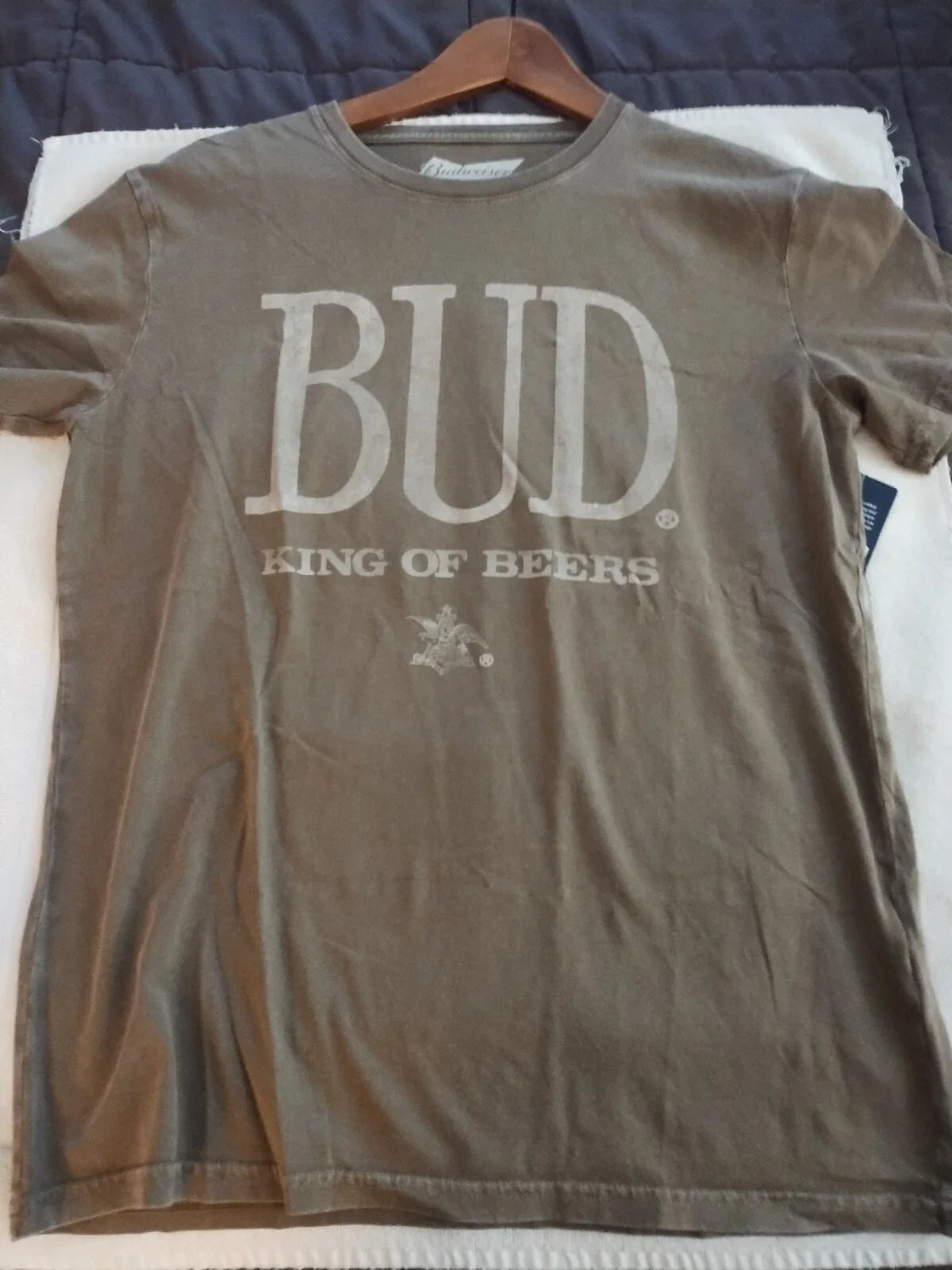 Lucky Brand BUD Budweiser King Of Beers T-Shirt -  Men's Size M Unisex T-shirt, Sweatshirt, Hoodie, Long Sleeve Tee - T-Shirt, Sweatshirt, Hoodie