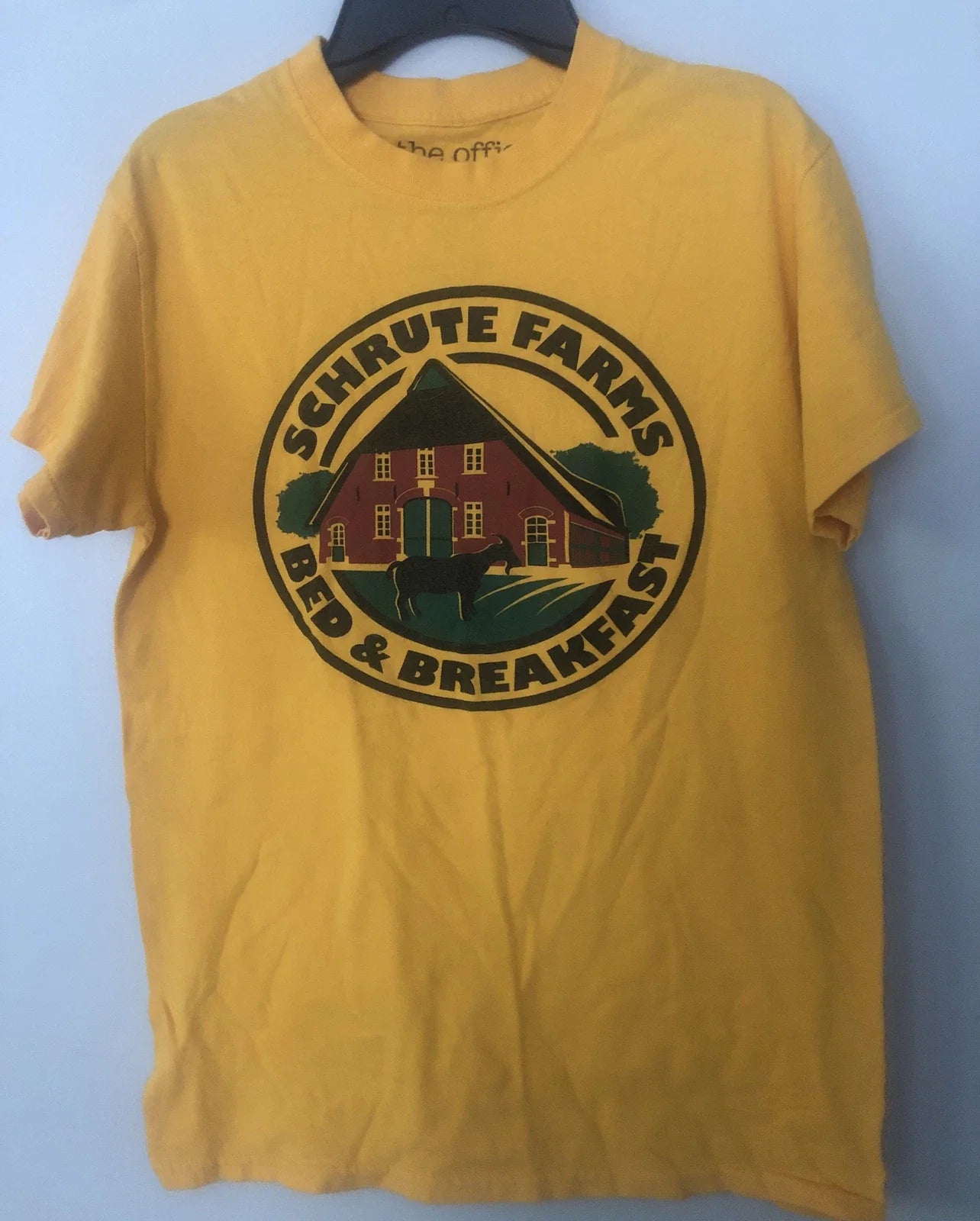 Schrute Farms Bed Breakfast Shirt Sz S Yellow Farm Barn Beets Dwight The Office Unisex T-shirt, Sweatshirt, Hoodie, Long Sleeve Tee - T-Shirt, Sweatshirt, Hoodie