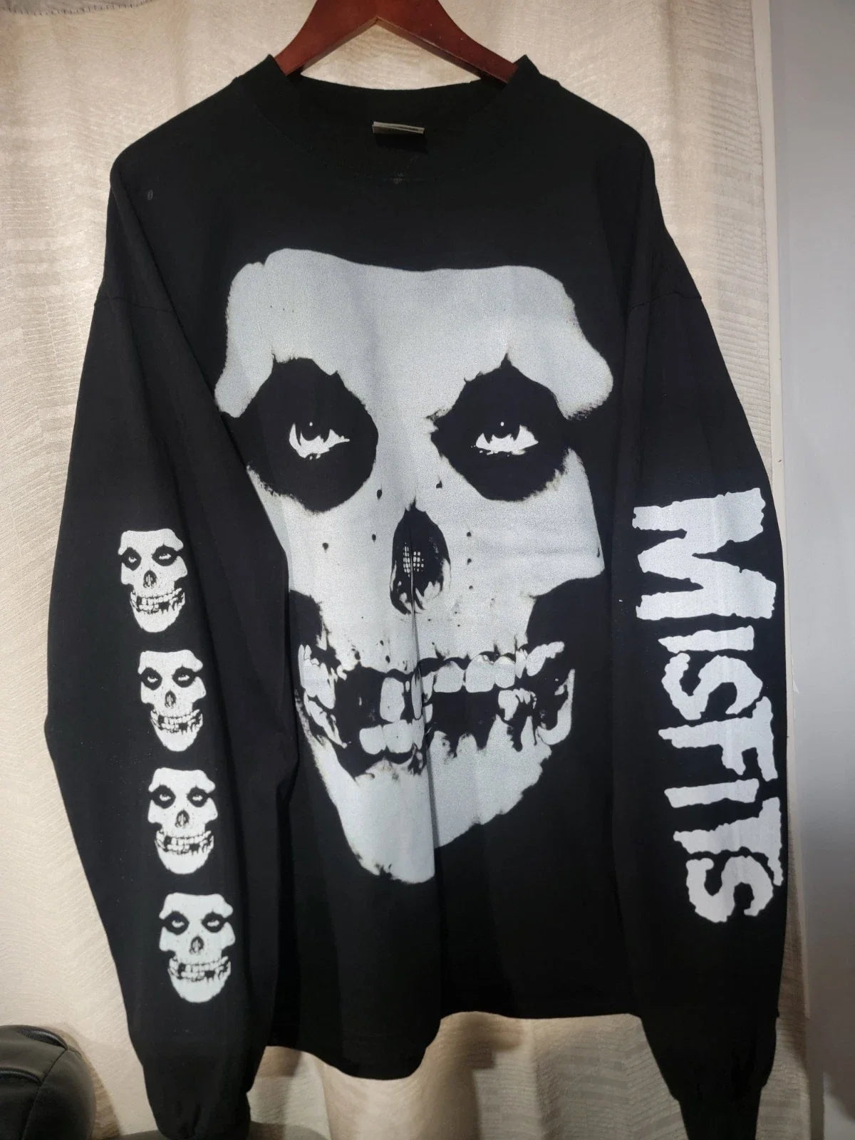 MISFITS LONG SLEEVE ON PREMIUM HEAVYWEIGHT Unisex T-shirt, Sweatshirt, Hoodie, Long Sleeve Tee - T-Shirt, Sweatshirt, Hoodie