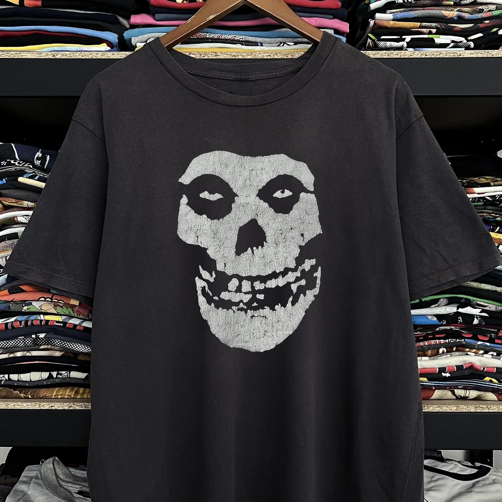 80s Misfits Crimson Ghost Classic T-Shirt Black XXL Unisex T-shirt, Sweatshirt, Hoodie, Long Sleeve Tee - T-Shirt, Sweatshirt, Hoodie