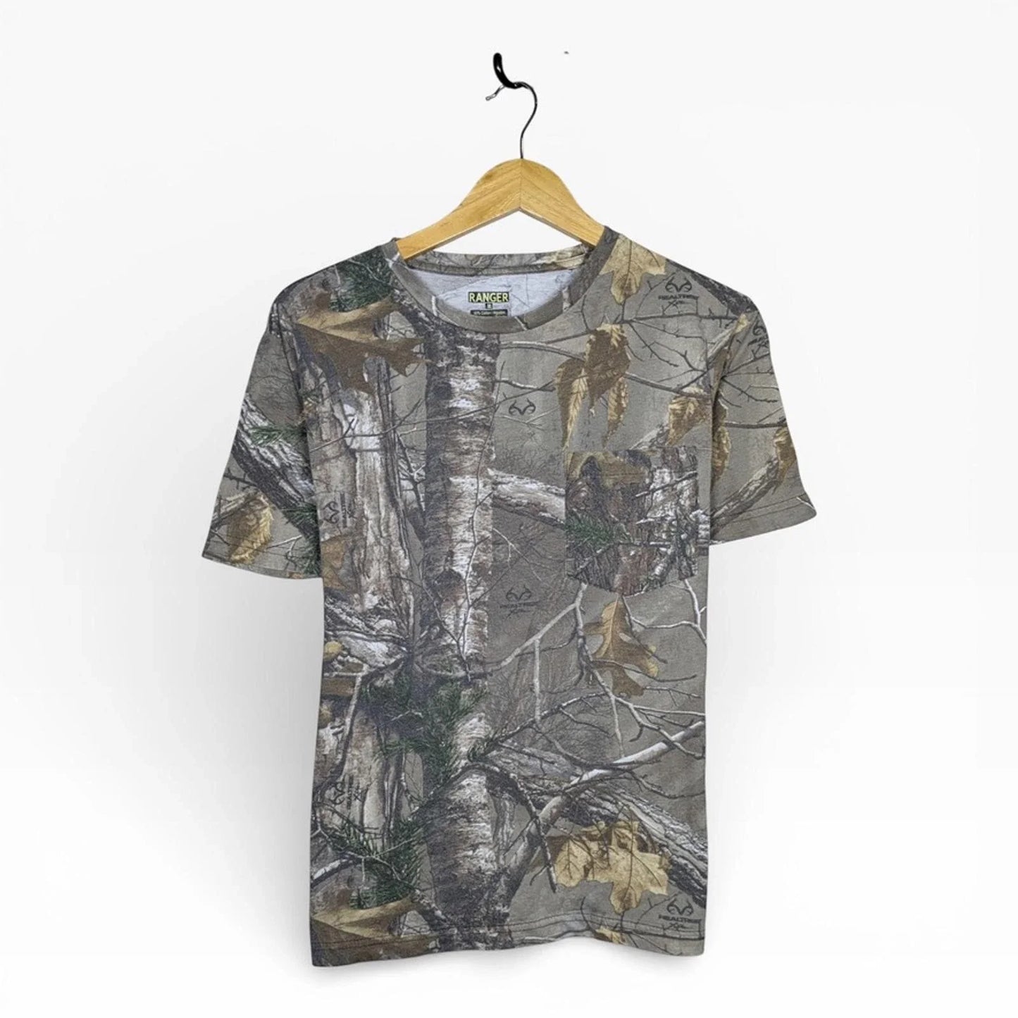 Y2K Realtree Xtra Gorpcore Ranger Camoflauge Hardwoods Pocket T-Shirt Medium Unisex T-shirt, Sweatshirt, Hoodie, Long Sleeve Tee - T-Shirt, Sweatshirt, Hoodie