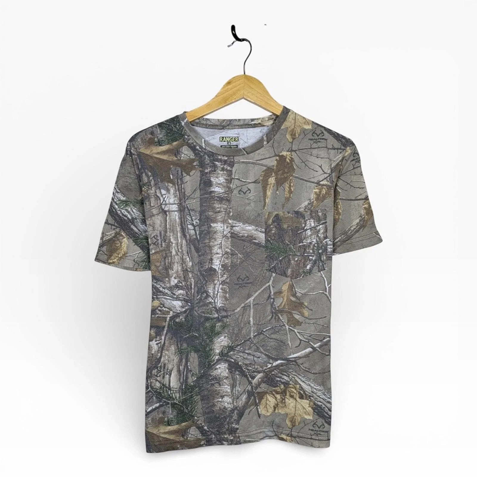 Y2K Realtree Xtra Gorpcore Ranger Camoflauge Hardwoods Pocket T-Shirt Medium Unisex T-shirt, Sweatshirt, Hoodie, Long Sleeve Tee - T-Shirt, Sweatshirt, Hoodie