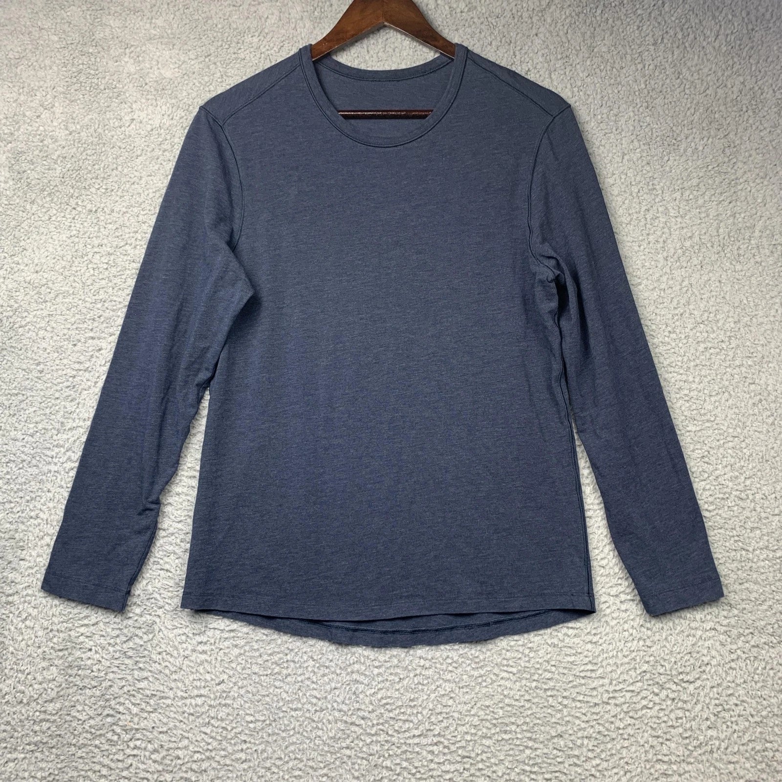 Lululemon Shirt Mens Large Blue Long Sleeve Crew Neck Soft Stretch Athletic Logo Unisex T-shirt, Sweatshirt, Hoodie, Long Sleeve Tee - T-Shirt, Sweatshirt, Hoodie
