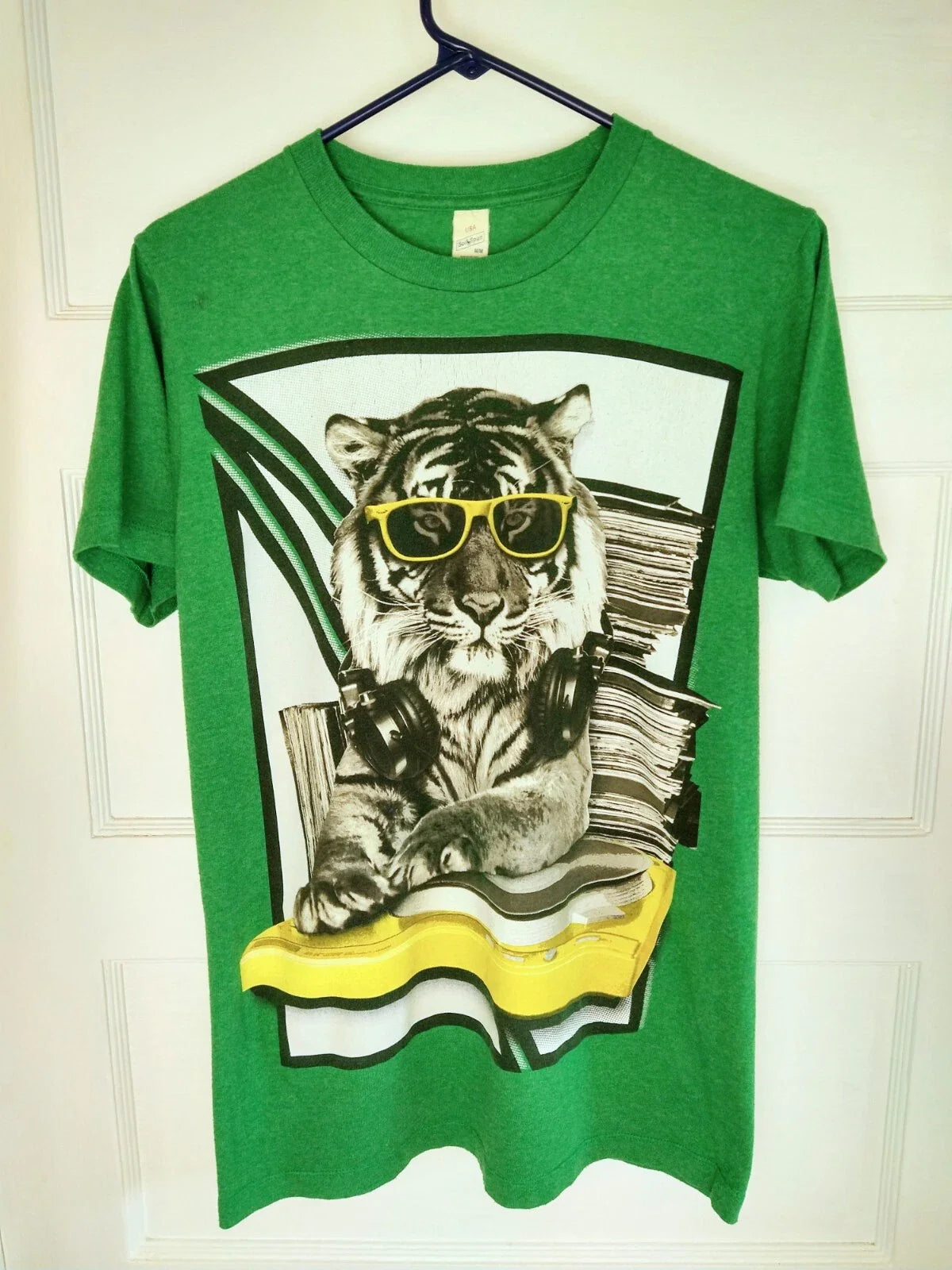 Vintage Streetwear - Hip Hop DJ Tiger T Shirt - USA Made - 1990 / Y2K Era MEDIUM Unisex T-shirt, Sweatshirt, Hoodie, Long Sleeve Tee - T-Shirt, Sweatshirt, Hoodie