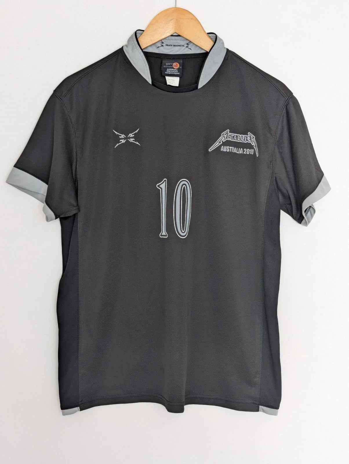 Metallica Death Magnetic 2010 Tour Jersey Football Soccer Style Shirt Size M Unisex T-shirt, Sweatshirt, Hoodie, Long Sleeve Tee - T-Shirt, Sweatshirt, Hoodie