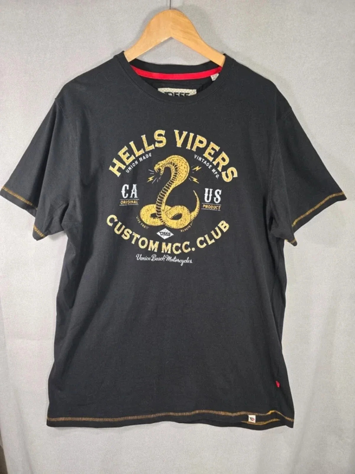 D555 Hells Vipers T-Shirt Men XL/XXL Black Biker Custom MCC Club Motorcycle Bike Unisex T-shirt, Sweatshirt, Hoodie, Long Sleeve Tee - T-Shirt, Sweatshirt, Hoodie