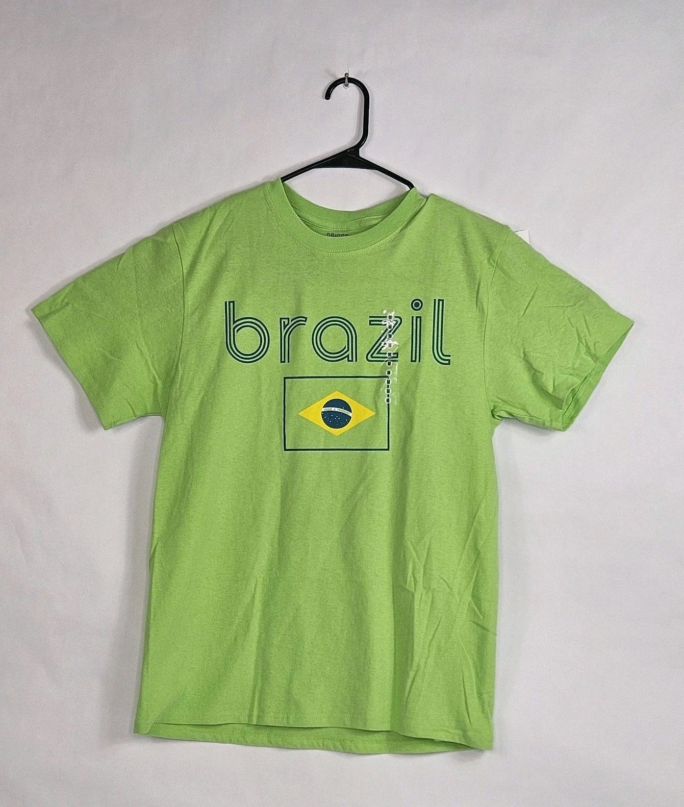 Brazil Brisco Brands T-Shirt Medium Green Short Sleeve Graphic Tee Flag Print Unisex T-shirt, Sweatshirt, Hoodie, Long Sleeve Tee - T-Shirt, Sweatshirt, Hoodie