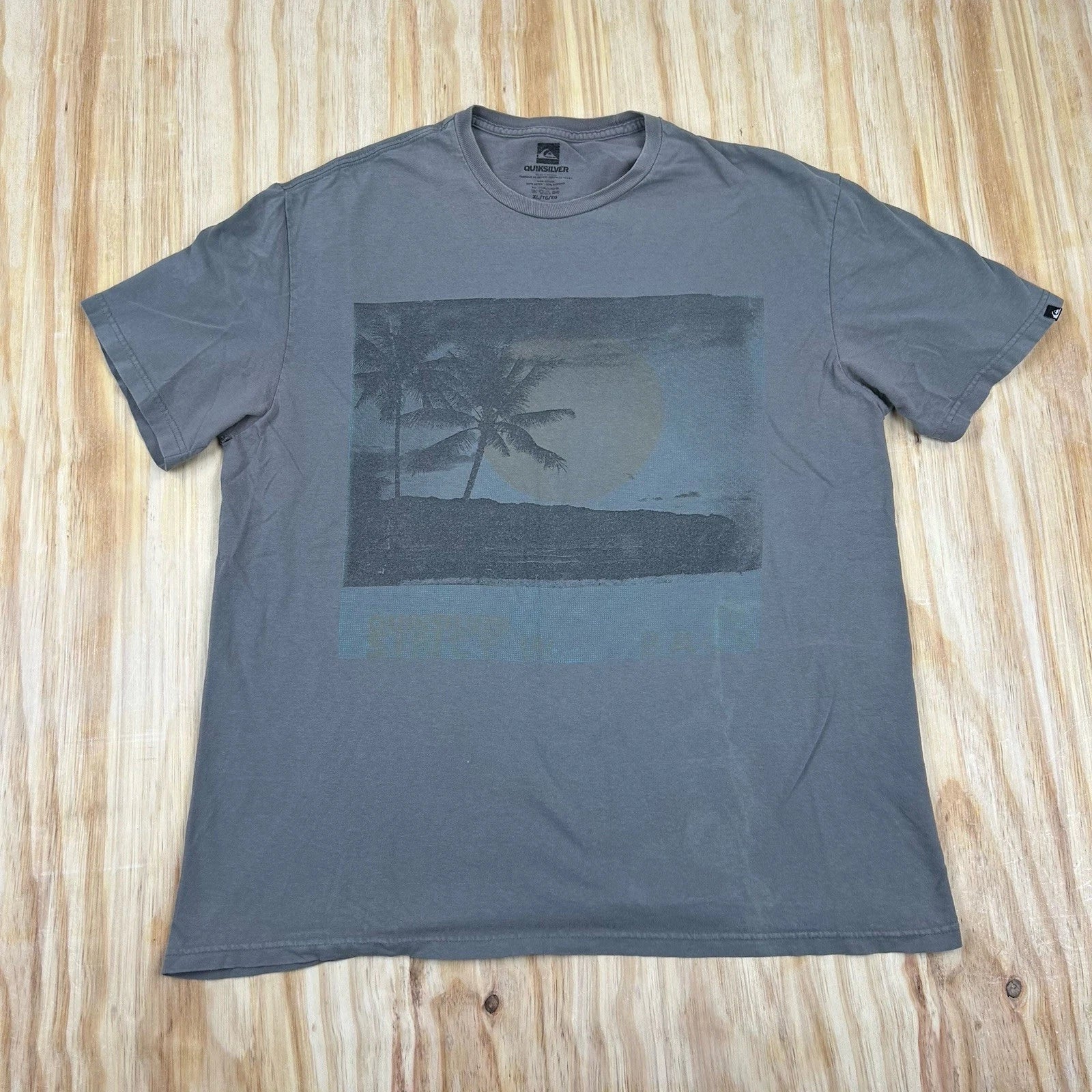 Quiksilver T Shirt Men's Gray Surf Skate Logo Tee Y2k XL Fade Worn Distress Unisex T-shirt, Sweatshirt, Hoodie, Long Sleeve Tee - T-Shirt, Sweatshirt, Hoodie