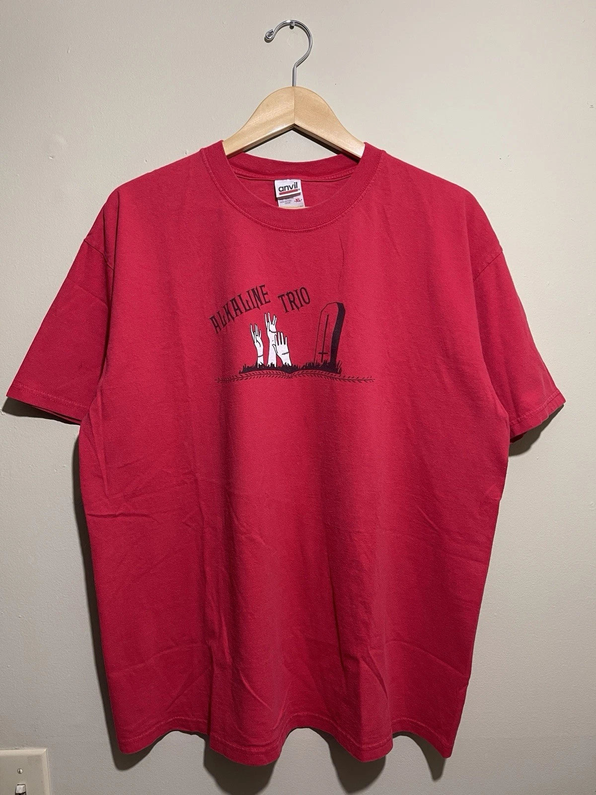 Rare Vintage Alkaline Trio Band T Shirt Mens XL Red Grunge Punk 90s Y2K Unisex T-shirt, Sweatshirt, Hoodie, Long Sleeve Tee - T-Shirt, Sweatshirt, Hoodie