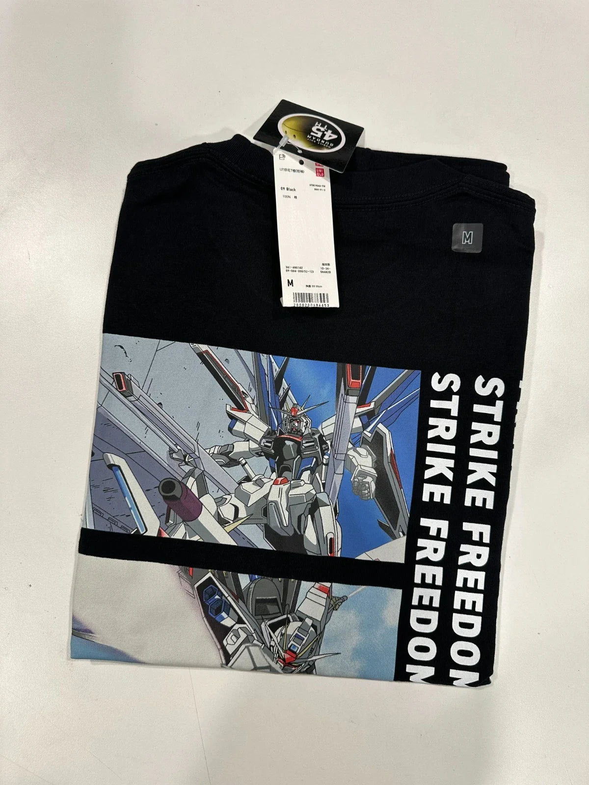 Brand NEW Uniqlo Mobile Suit GUNDAM 45th Anniversary UT Graphic T-Shirt Size: M Unisex T-shirt, Sweatshirt, Hoodie, Long Sleeve Tee - T-Shirt, Sweatshirt, Hoodie
