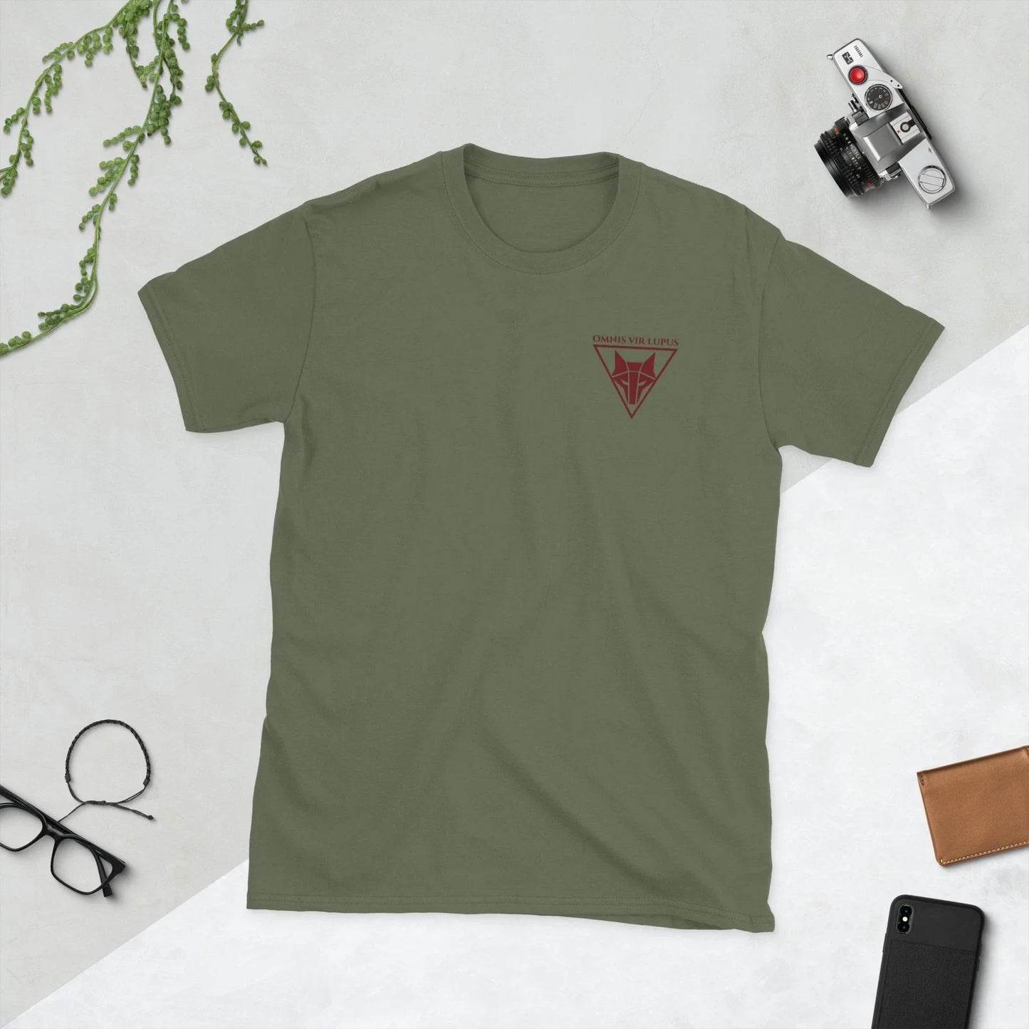 Howler Shirt, Red Rising Shirt, Omnis Vir Lupus, Hail Libertas Hail Reaper Unisex T-shirt, Sweatshirt, Hoodie, Long Sleeve Tee - T-Shirt, Sweatshirt, Hoodie