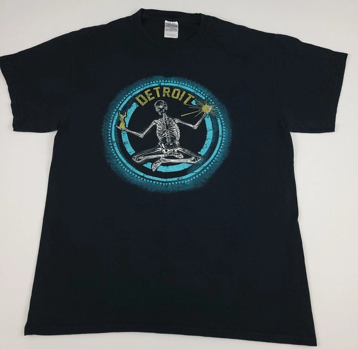 Vintage Y2k Skeleton Spirit Detroit Statue Print T Shirt Vtg Michigan MI City Unisex T-shirt, Sweatshirt, Hoodie, Long Sleeve Tee - T-Shirt, Sweatshirt, Hoodie