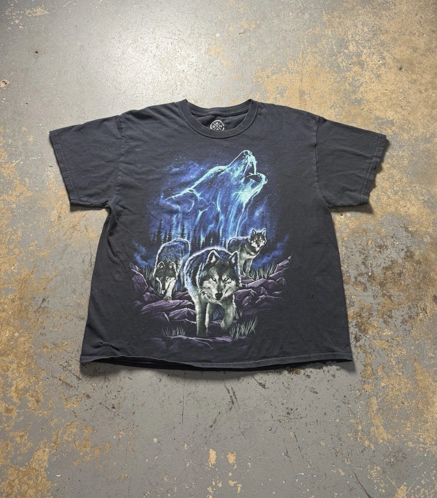 Y2K Wolf Nature Distressed Black Graphic Shirt-Size L Unisex T-shirt, Sweatshirt, Hoodie, Long Sleeve Tee - T-Shirt, Sweatshirt, Hoodie