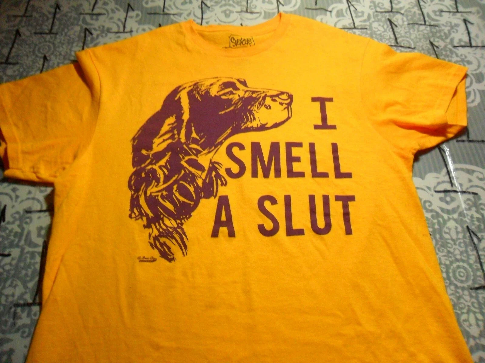 NWOT Medium I Smell ... T Shirt Unisex T-shirt, Sweatshirt, Hoodie, Long Sleeve Tee - T-Shirt, Sweatshirt, Hoodie
