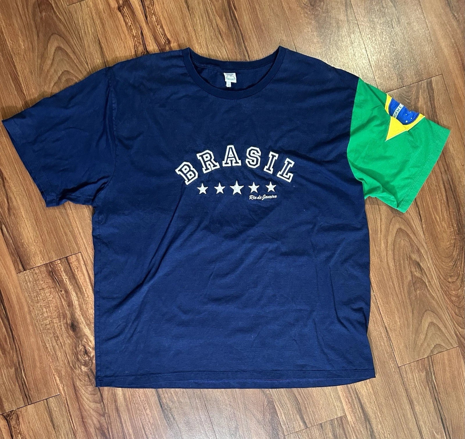 Ginga Carioca Brazil Soccer T shirt Men XL Brazilian Flag On Arm Futbol Unisex T-shirt, Sweatshirt, Hoodie, Long Sleeve Tee - T-Shirt, Sweatshirt, Hoodie