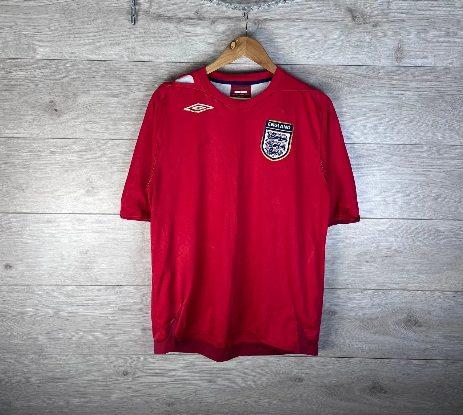 Vintage football t-shirt Umbro England size L 2006/07s red Unisex T-shirt, Sweatshirt, Hoodie, Long Sleeve Tee - T-Shirt, Sweatshirt, Hoodie