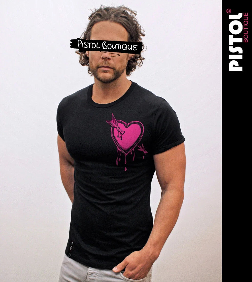 Pistol Boutique T-Shirt Nero Fitted Uomo Con Freccia Rosa A Cuore Unisex T-shirt, Sweatshirt, Hoodie, Long Sleeve Tee - T-Shirt, Sweatshirt, Hoodie