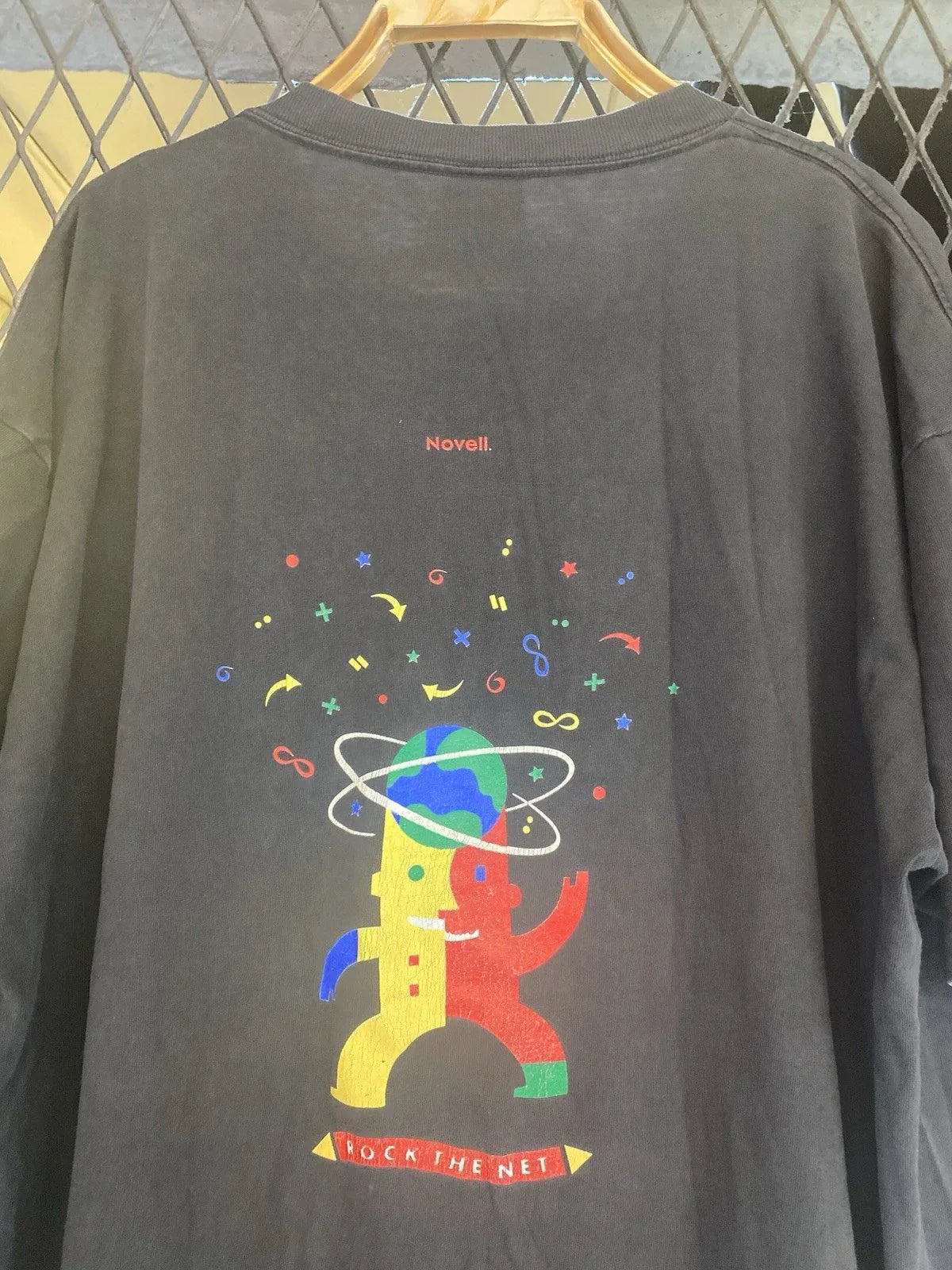 Vtg 90s Novell Tech T shirt / Art /Pop Art / Vintage Rock The Net Brain Share Unisex T-shirt, Sweatshirt, Hoodie, Long Sleeve Tee - T-Shirt, Sweatshirt, Hoodie