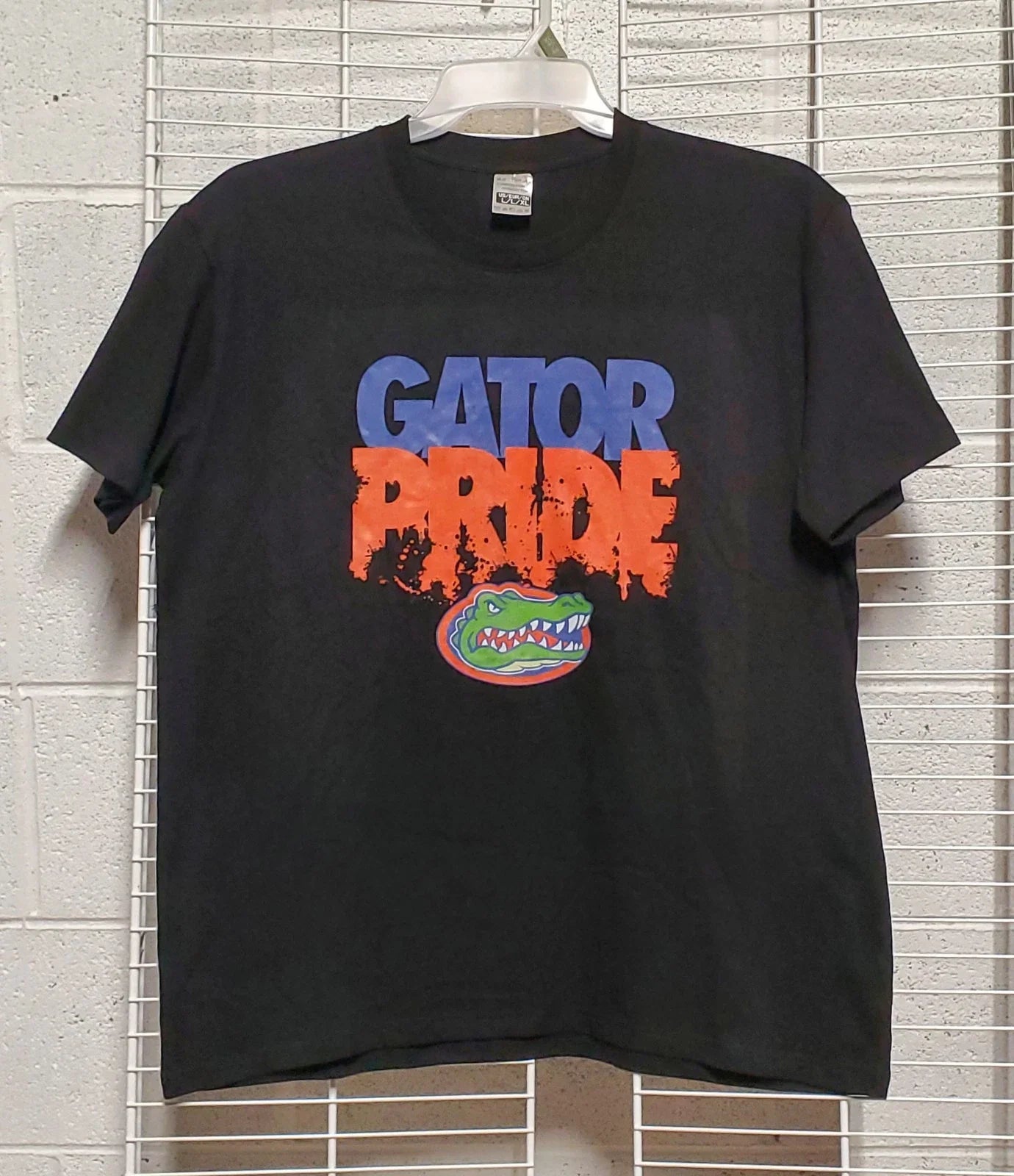 FLORIDA GATORS"GATOR PRIDE"T-ShirtSz.LargeUnisex BlackHardly Worn If Ever Unisex T-shirt, Sweatshirt, Hoodie, Long Sleeve Tee - T-Shirt, Sweatshirt, Hoodie