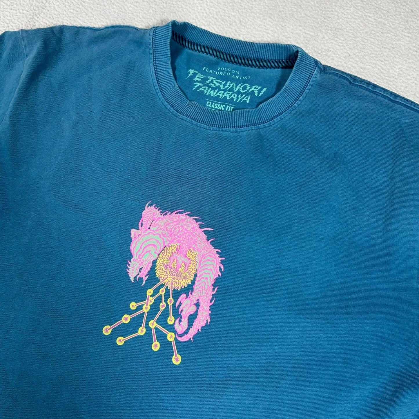 Volcom Tetsunori Tawaraya Embrace The Strange Graphic T-Shirt Mens Medium Blue Unisex T-shirt, Sweatshirt, Hoodie, Long Sleeve Tee - T-Shirt, Sweatshirt, Hoodie