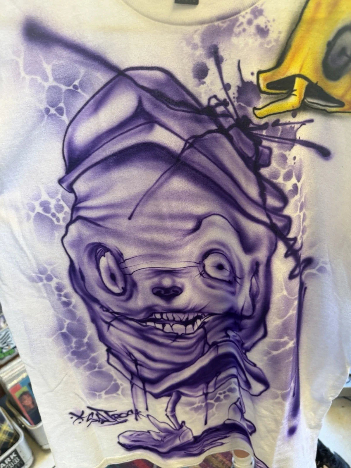 Custom Airbrushed Style Scary Clown Spooky Holiday Graffiti Large T-Shirt Unisex T-shirt, Sweatshirt, Hoodie, Long Sleeve Tee - T-Shirt, Sweatshirt, Hoodie