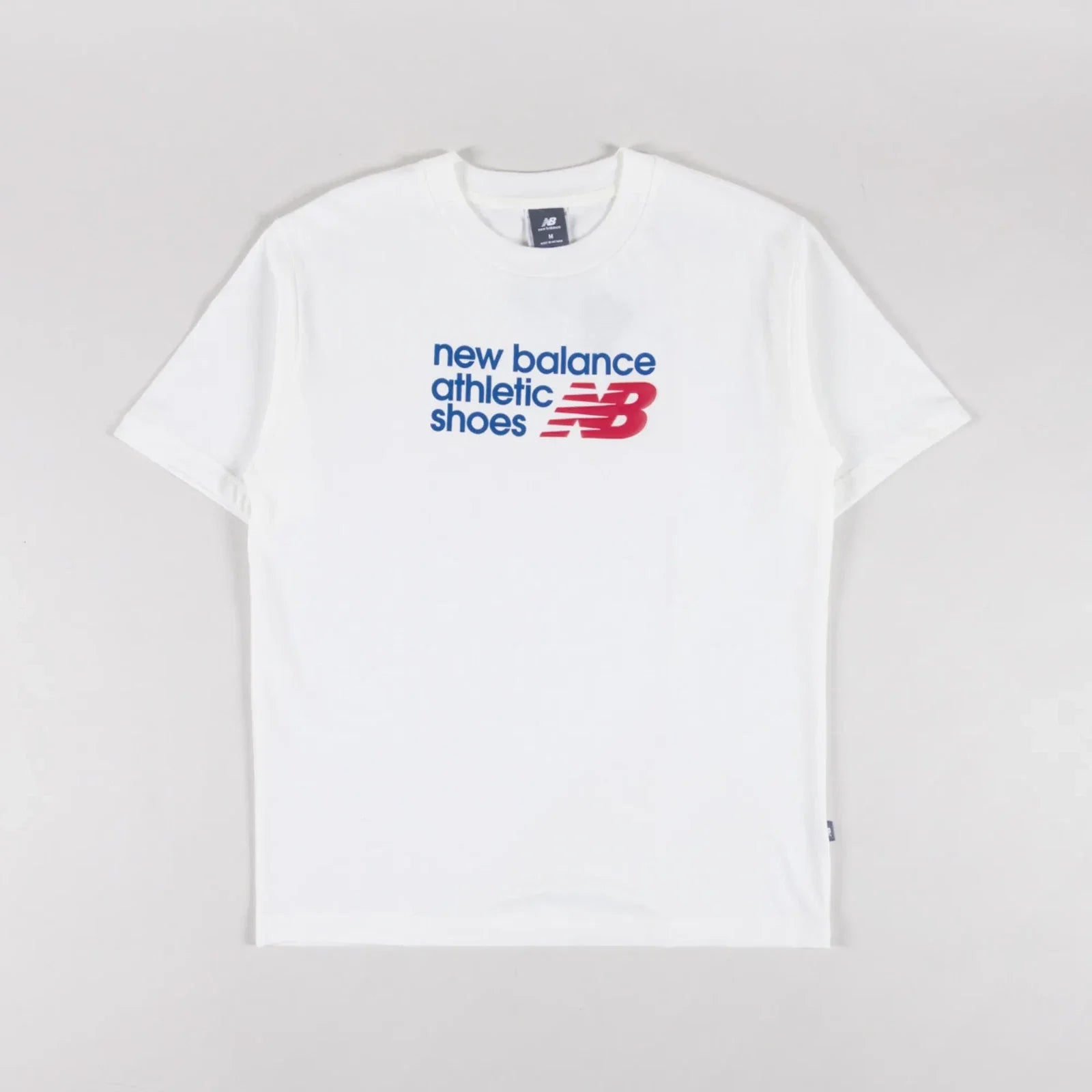 New Balance White Athletics Premium Relaxed Chest Logo T-Shirt - Medium RRP 35 Unisex T-shirt, Sweatshirt, Hoodie, Long Sleeve Tee - T-Shirt, Sweatshirt, Hoodie