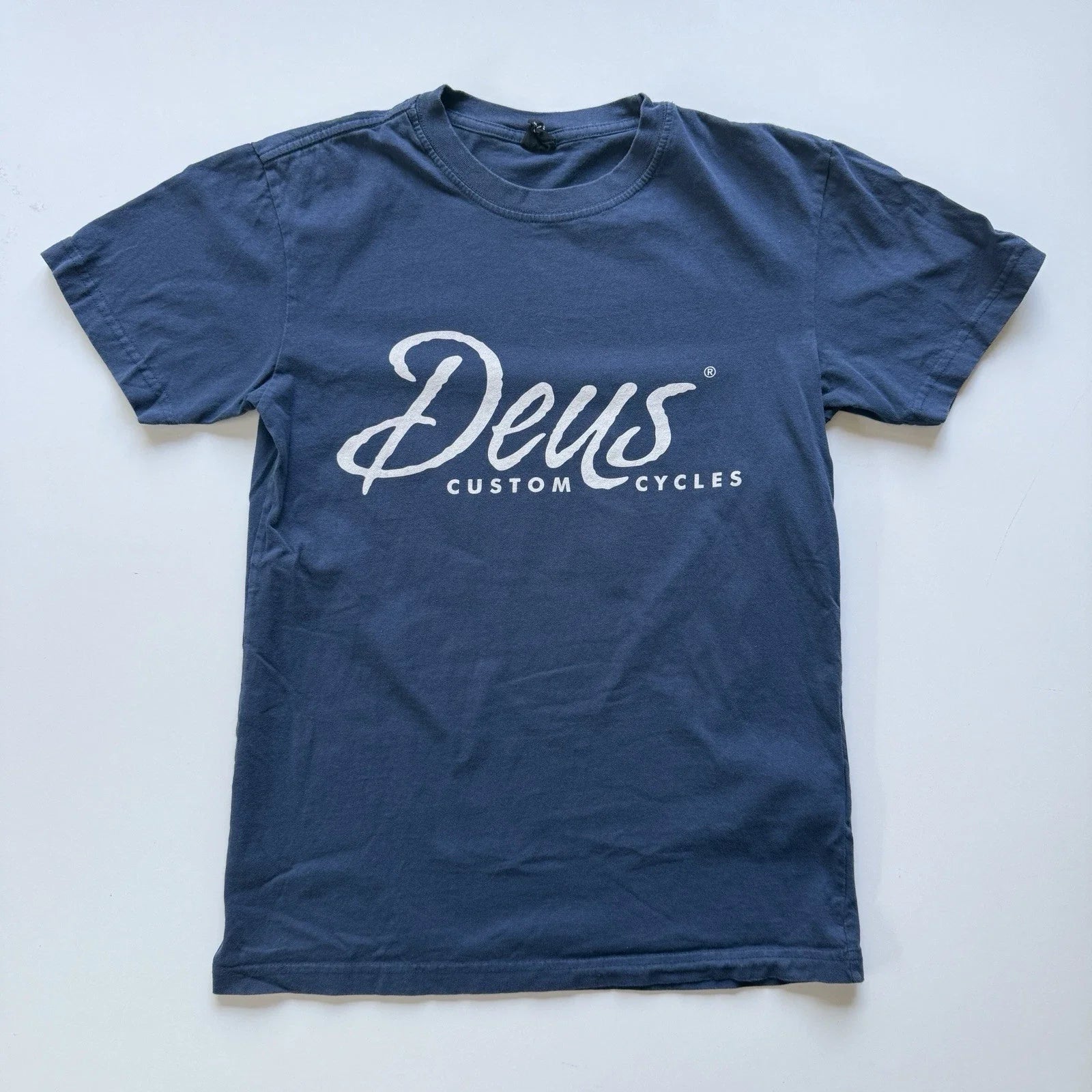 DEUS EX MACHINA Short Sleeve Custom Cycles T-Shirt Mens XS Blue Moto Bikes Unisex T-shirt, Sweatshirt, Hoodie, Long Sleeve Tee - T-Shirt, Sweatshirt, Hoodie