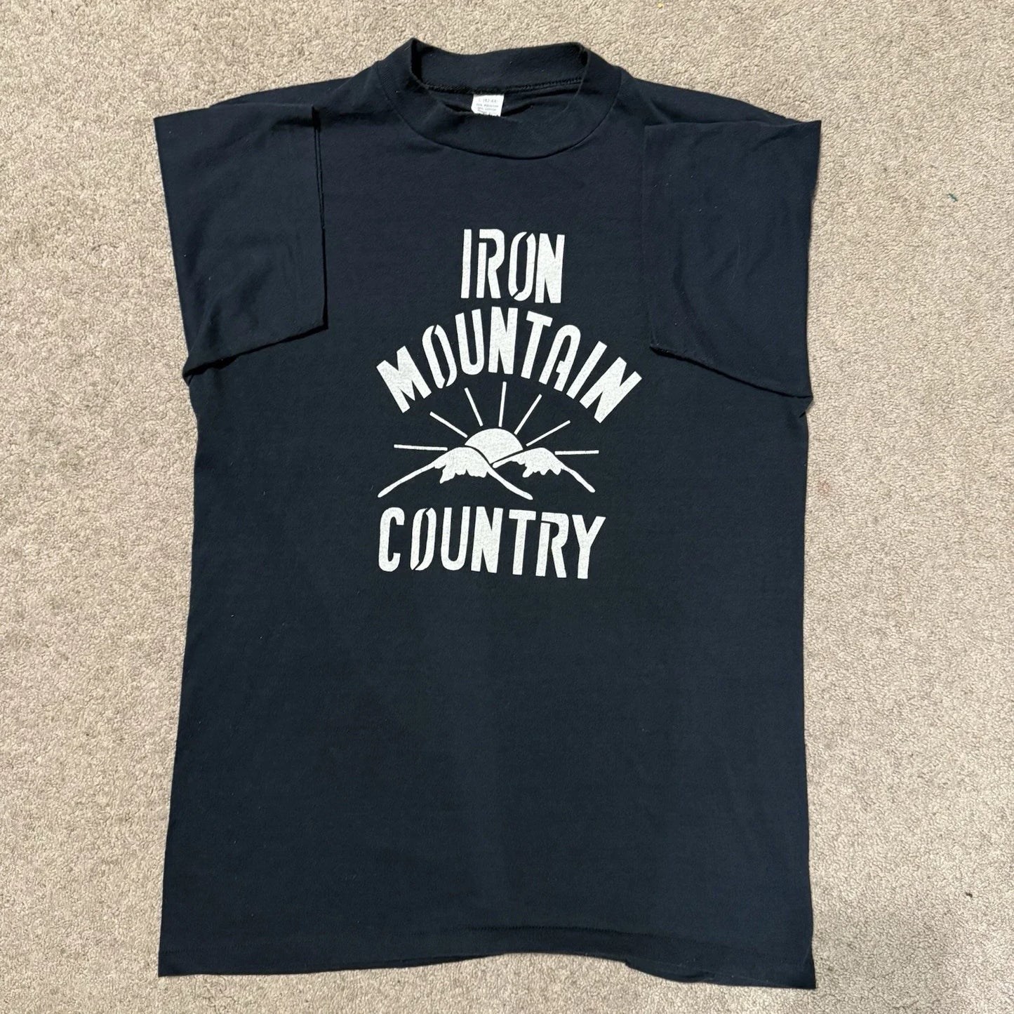 Vintage 80s Iron Mountain Country Nature Simple T Shirt Large Black 50/50 Unisex T-shirt, Sweatshirt, Hoodie, Long Sleeve Tee - T-Shirt, Sweatshirt, Hoodie