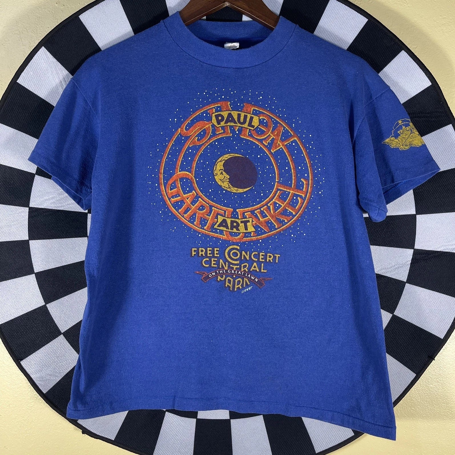 Vintage 1982 Paul Simon And Art Garfunkel Free Concert Central Park T Shirt Orig Unisex T-shirt, Sweatshirt, Hoodie, Long Sleeve Tee - T-Shirt, Sweatshirt, Hoodie
