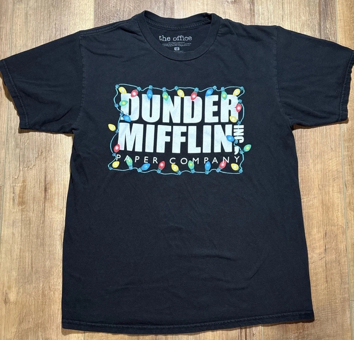 The Office Dunder Mifflin T-Shirt Mens Medium Black Holiday Christmas Lights Dad Unisex T-shirt, Sweatshirt, Hoodie, Long Sleeve Tee - T-Shirt, Sweatshirt, Hoodie