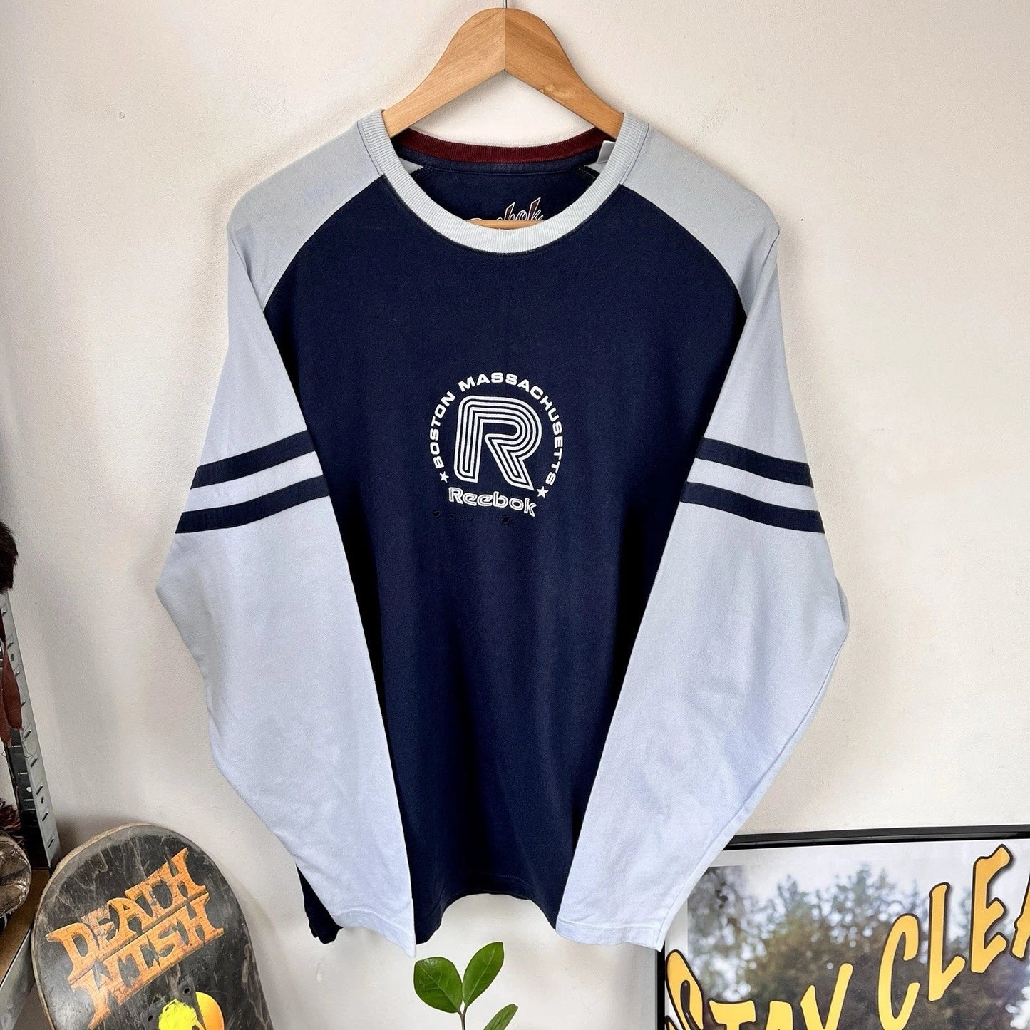 Reebok Vintage 90s Massachusetts Football Graphic Longsleeve T-Shirt L Mens Y2k Unisex T-shirt, Sweatshirt, Hoodie, Long Sleeve Tee - T-Shirt, Sweatshirt, Hoodie