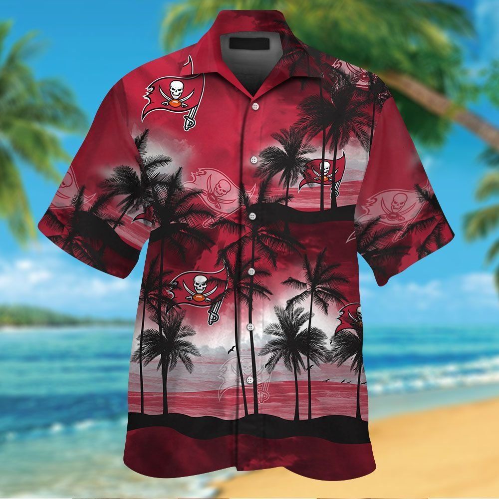 Tampa Bay Buccaneers Short Sleeve Button Up Tropical Hawaiian Shirt VER012 Unisex T-shirt, Sweatshirt, Hoodie, Long Sleeve Tee - T-Shirt, Sweatshirt, Hoodie