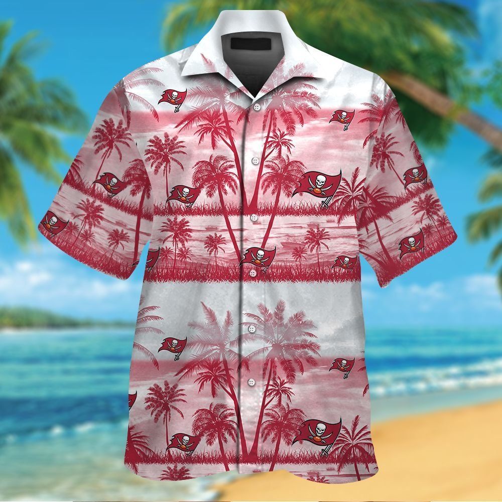 Tampa Bay Buccaneers Short Sleeve Button Up Tropical Hawaiian Shirt VER021 Unisex T-shirt, Sweatshirt, Hoodie, Long Sleeve Tee - T-Shirt, Sweatshirt, Hoodie