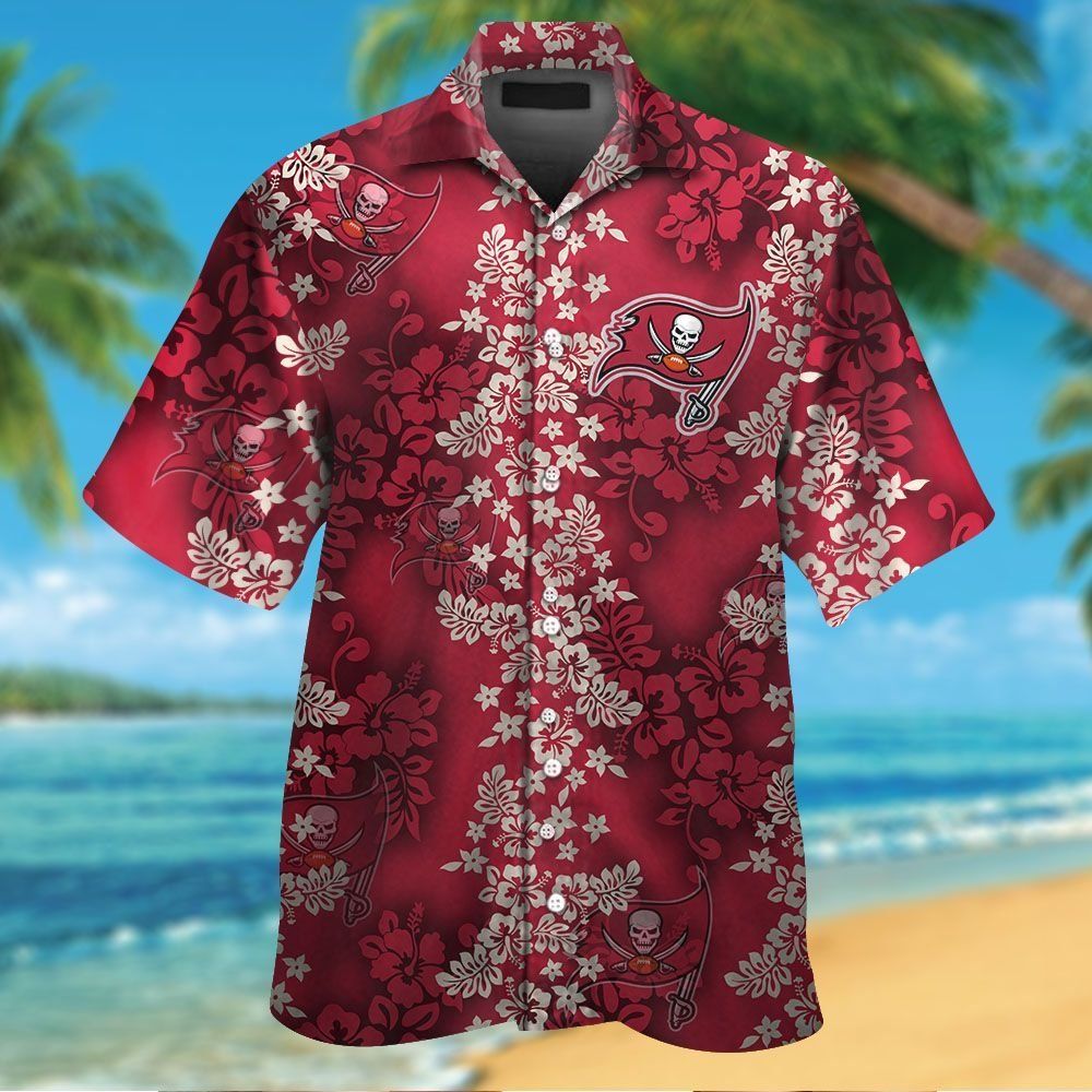 Tampa Bay Buccaneers Short Sleeve Button Up Tropical Hawaiian Shirt VER032 Unisex T-shirt, Sweatshirt, Hoodie, Long Sleeve Tee - T-Shirt, Sweatshirt, Hoodie