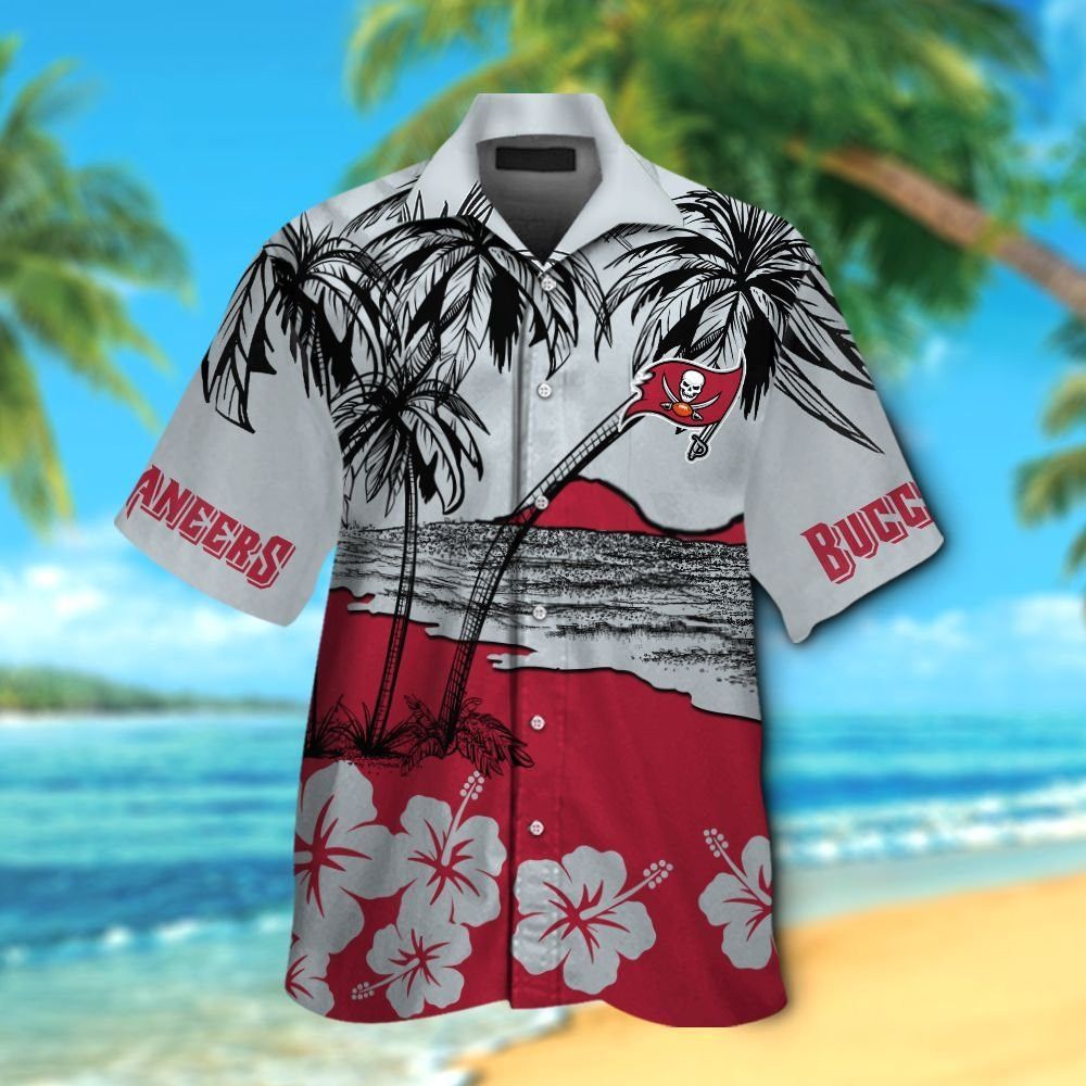 Tampa Bay Buccaneers Short Sleeve Button Up Tropical Hawaiian Shirt VER06 Unisex T-shirt, Sweatshirt, Hoodie, Long Sleeve Tee - T-Shirt, Sweatshirt, Hoodie
