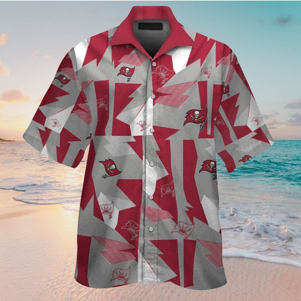 Tampa Bay Buccaneers Short Sleeve Button Up Tropical Hawaiian Shirt VER07 Unisex T-shirt, Sweatshirt, Hoodie, Long Sleeve Tee - T-Shirt, Sweatshirt, Hoodie