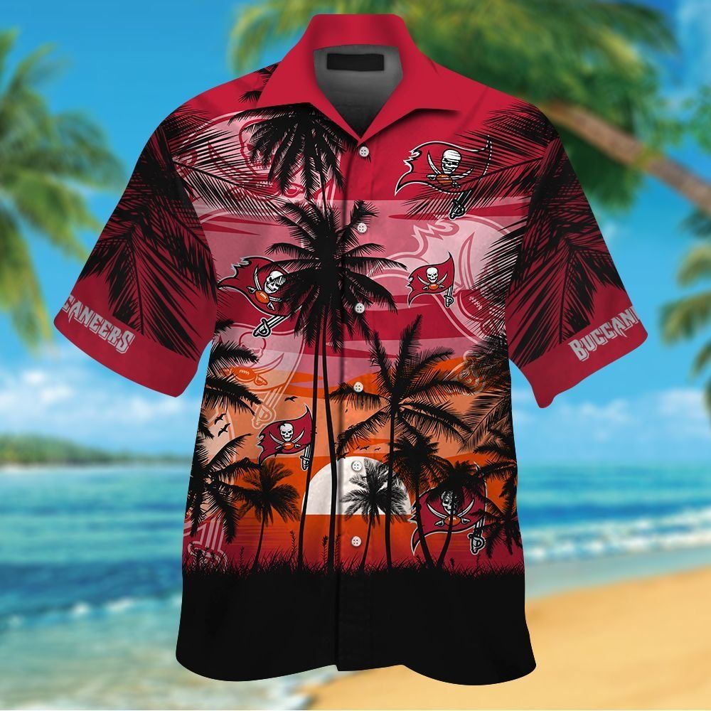 Tampa Bay Buccaneers Short Sleeve Button Up Tropical Shirt Hawaiian Shirt Unisex T-shirt, Sweatshirt, Hoodie, Long Sleeve Tee - T-Shirt, Sweatshirt, Hoodie