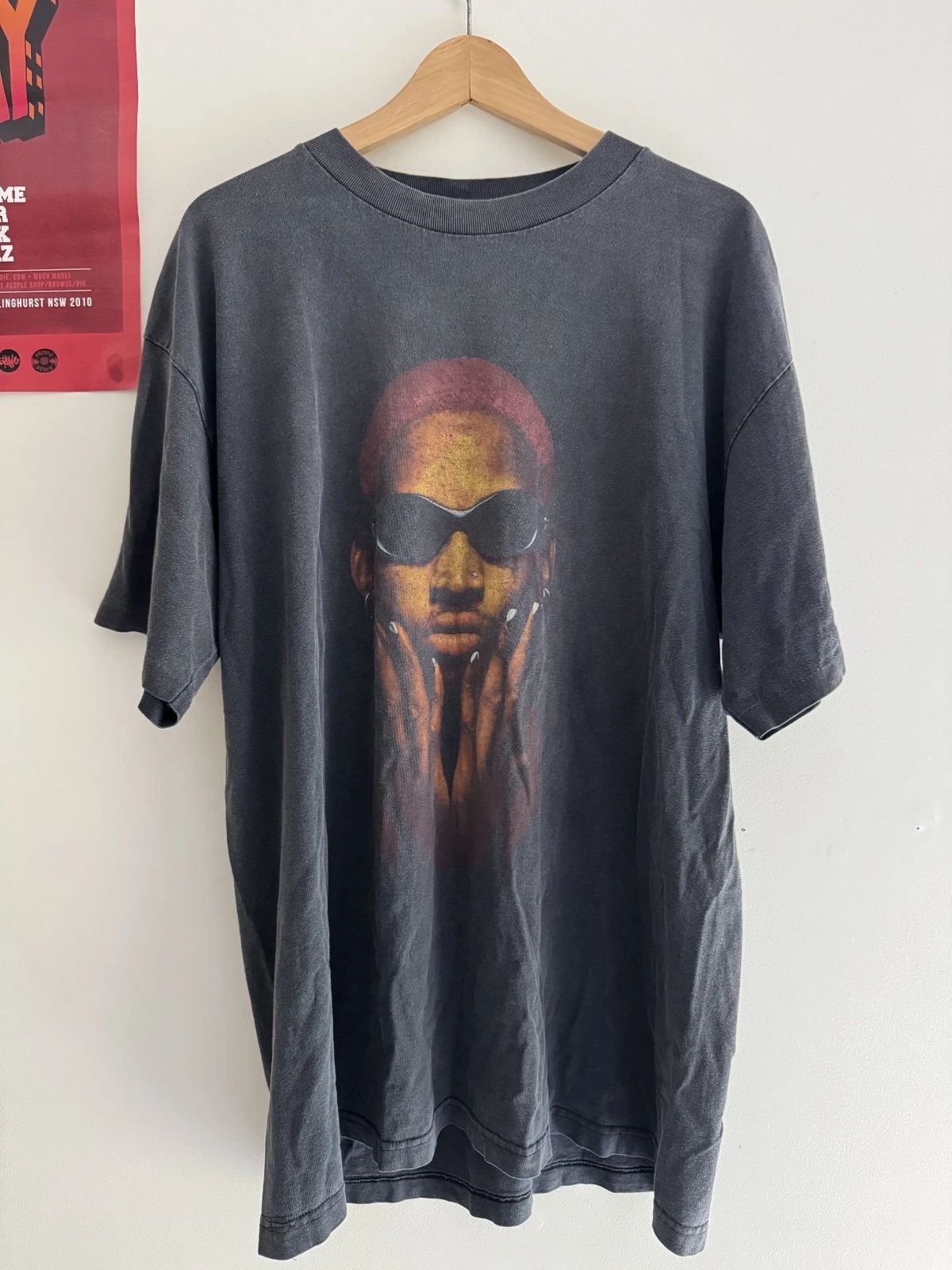 Vintage Dennis Rodman NOT OF THIS WORLD 90s T-Shirt Unisex T-shirt, Sweatshirt, Hoodie, Long Sleeve Tee - T-Shirt, Sweatshirt, Hoodie