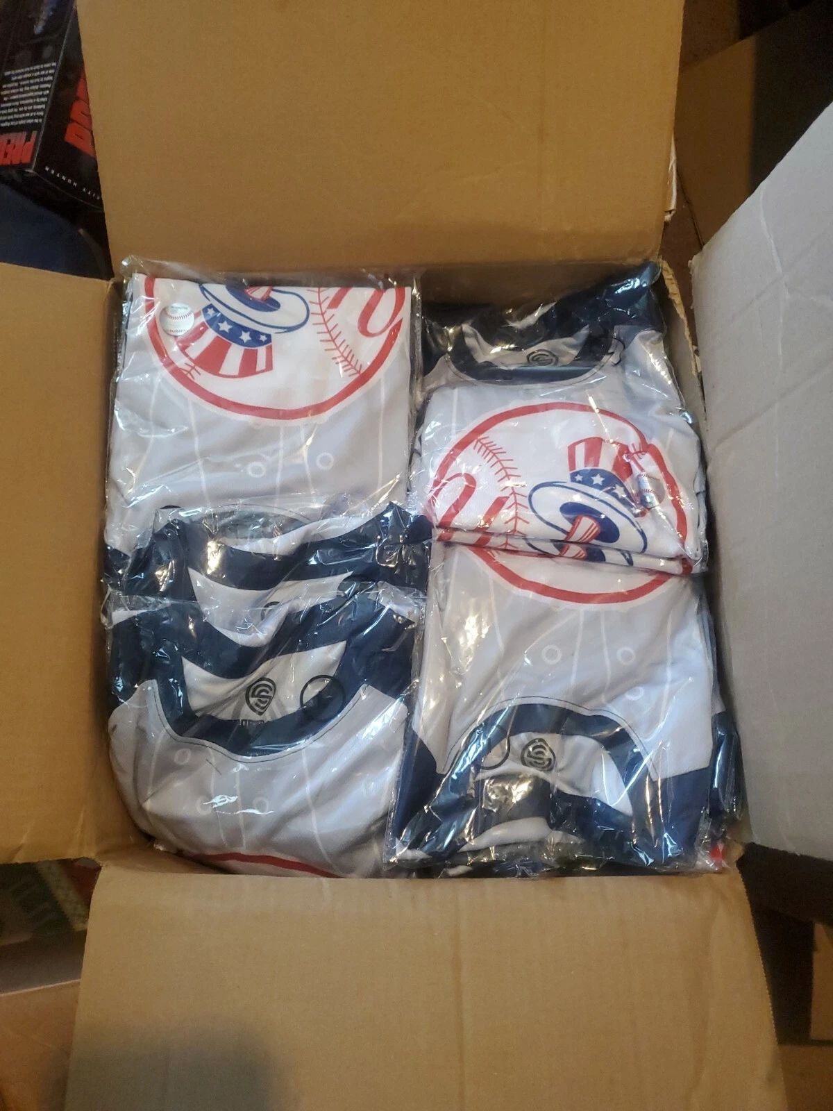 Sports Crate Limited Edition Long Sleeve Yankees Shirt Size L  loot crate NEW Unisex T-shirt, Sweatshirt, Hoodie, Long Sleeve Tee - T-Shirt, Sweatshirt, Hoodie