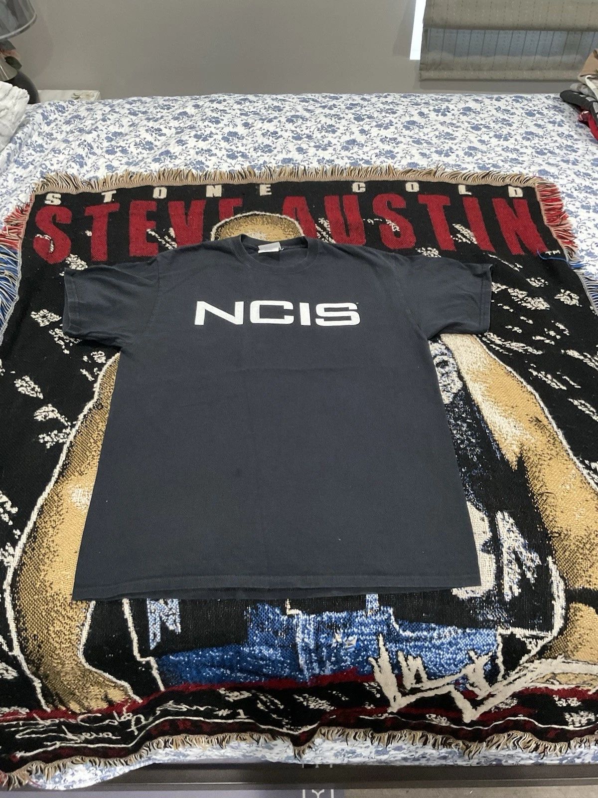 NCIS TV Show Promo Mens Size Large TV Series 2014 Anvil Black Crime Unisex T-shirt, Sweatshirt, Hoodie, Long Sleeve Tee - T-Shirt, Sweatshirt, Hoodie