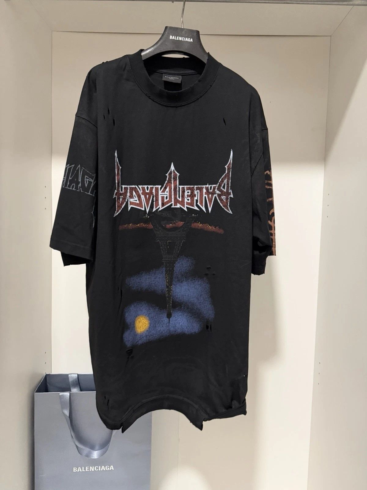 BALENCIAGA T-SHIRT IN BLACK Size XXL Unisex T-shirt, Sweatshirt, Hoodie, Long Sleeve Tee - T-Shirt, Sweatshirt, Hoodie