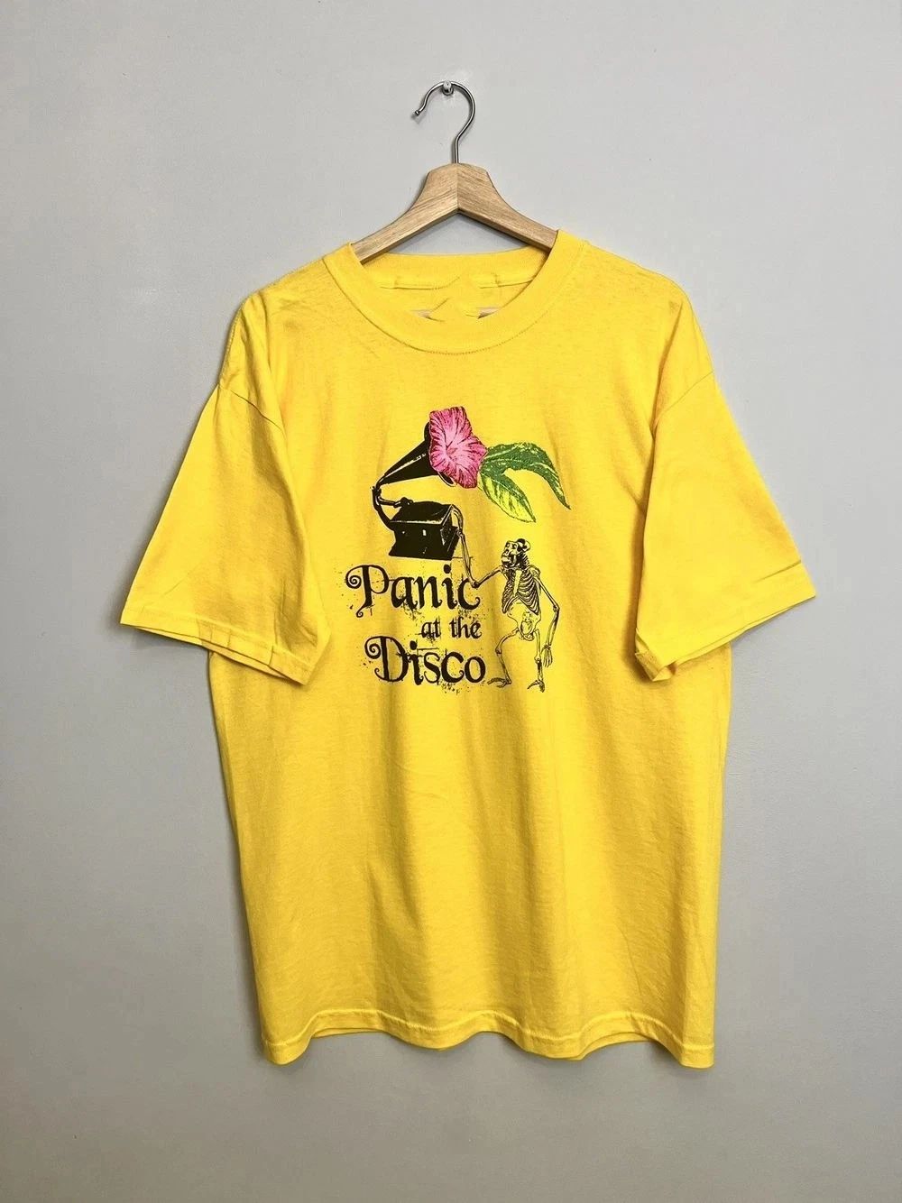 Vintage 00s Panic At The Disco Pop Band Very Rare T Shirt S-5XL Unisex T-shirt, Sweatshirt, Hoodie, Long Sleeve Tee - T-Shirt, Sweatshirt, Hoodie