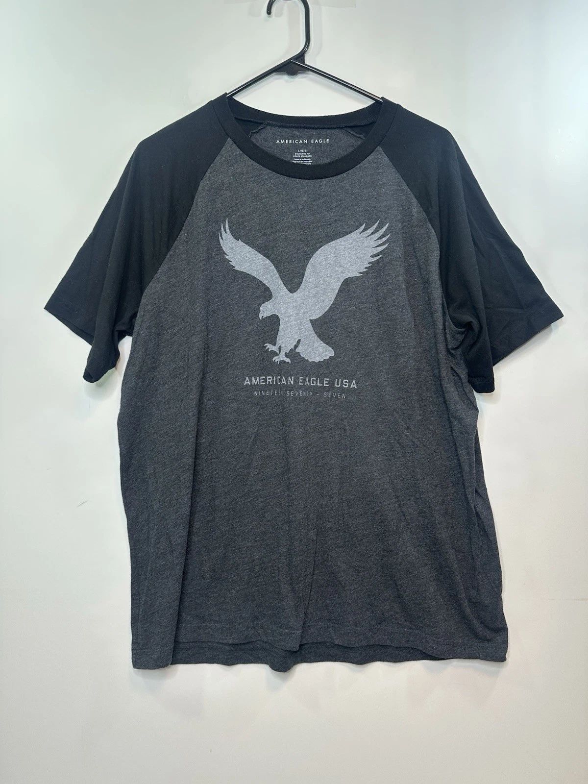 American Eagle Raglan T-Shirt Eagle Logo Graphic Tee Black Gray Adult Large Unisex T-shirt, Sweatshirt, Hoodie, Long Sleeve Tee - T-Shirt, Sweatshirt, Hoodie