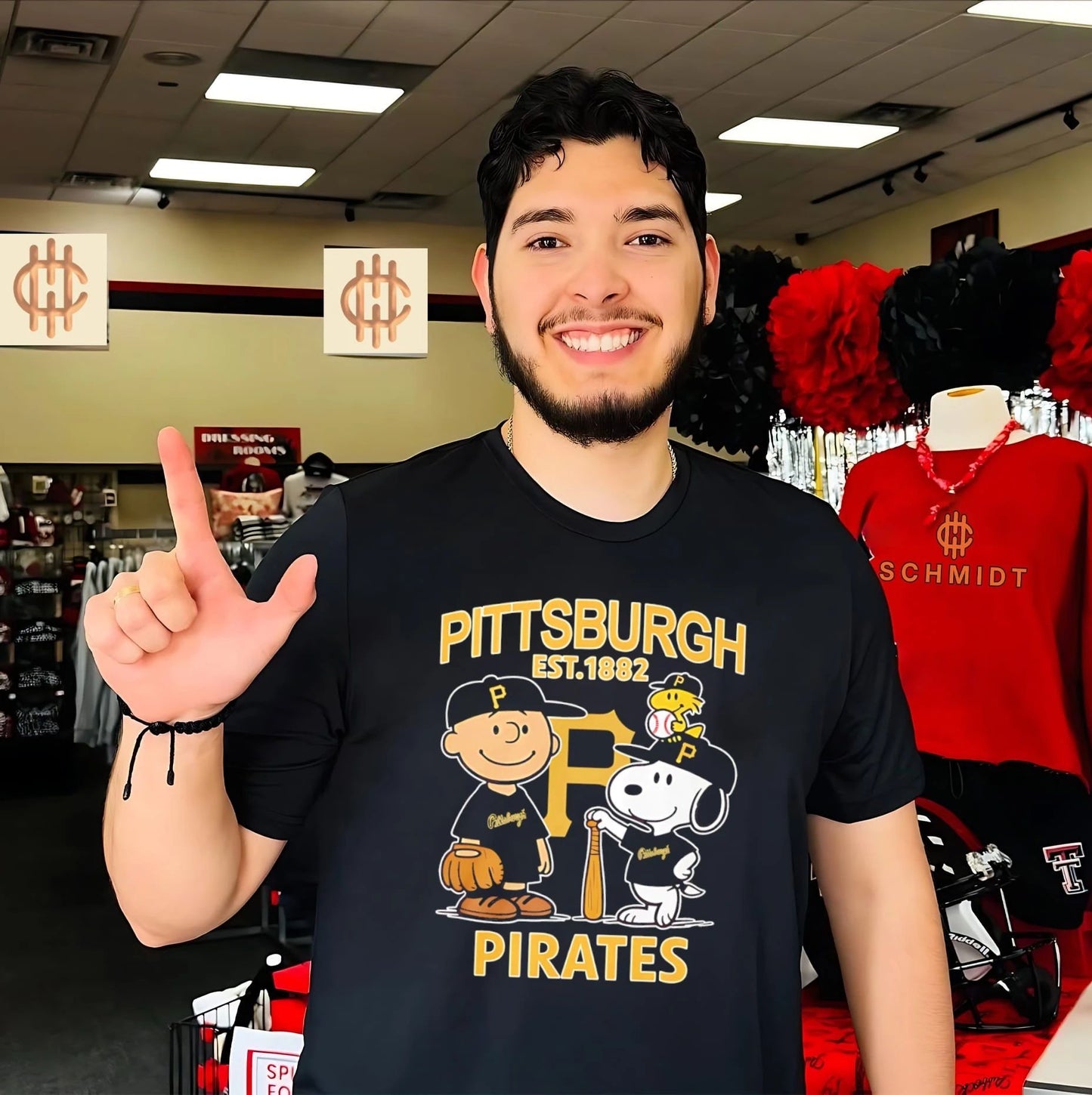 Peanuts x Pittsburgh Pirates Baseball est 1882 shirt Unisex T-shirt, Sweatshirt, Hoodie, Long Sleeve Tee - T-Shirt, Sweatshirt, Hoodie